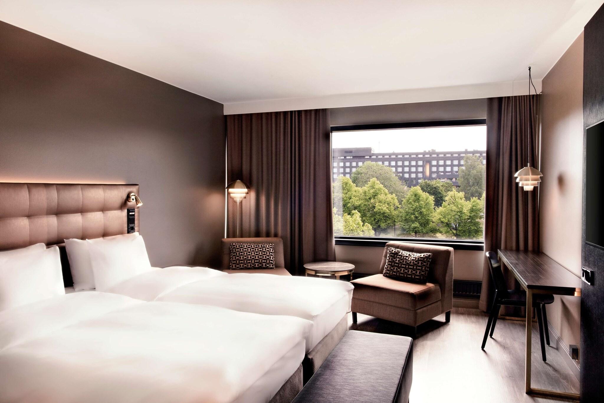 Double Guest Room King Bed