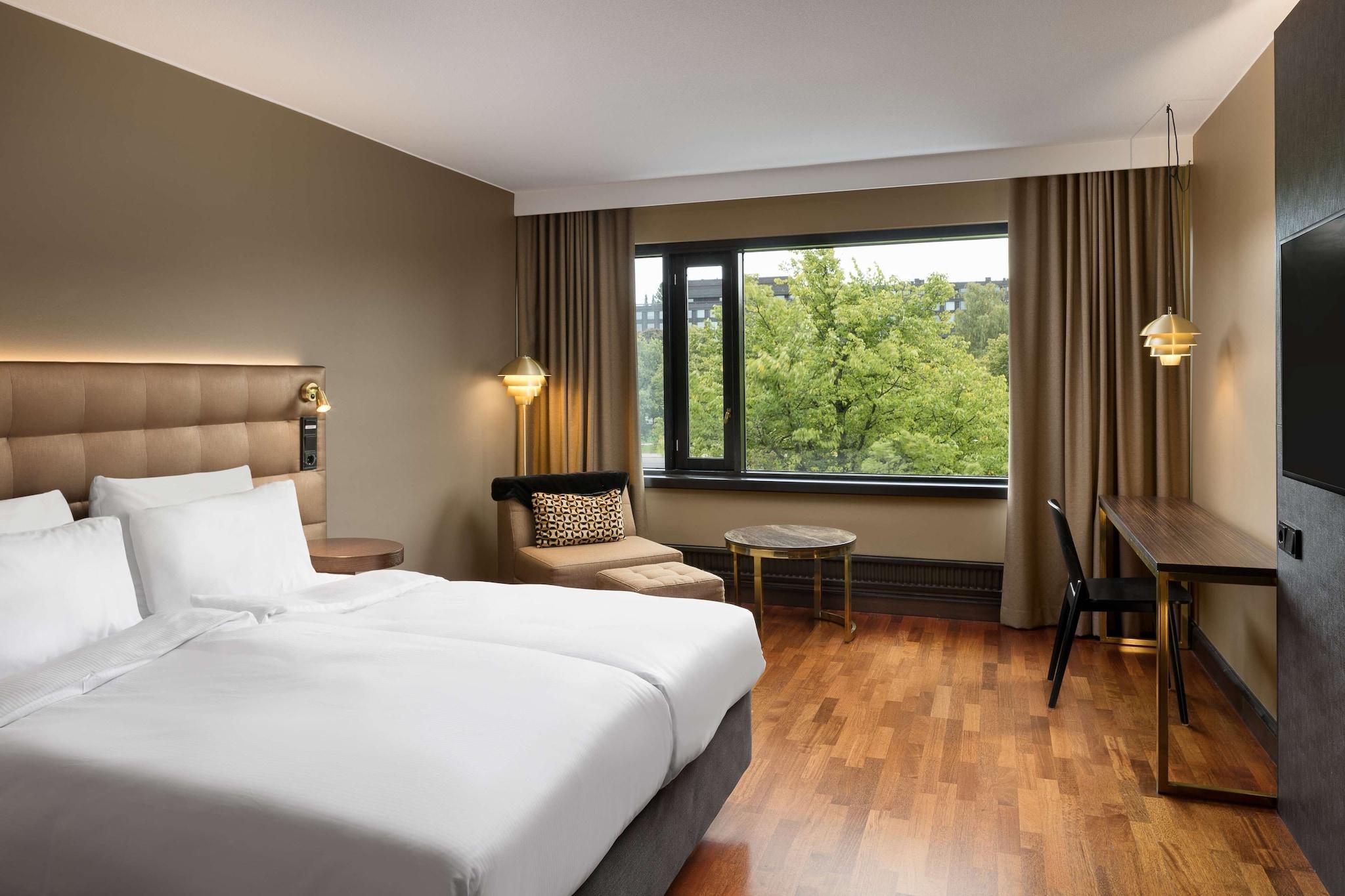 Double Guest Room King Bed