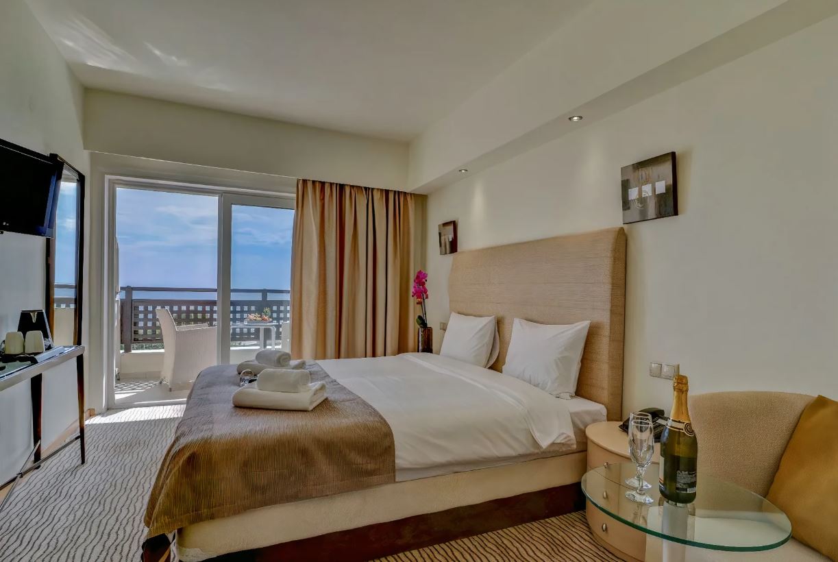 Double or Twin Side Sea View