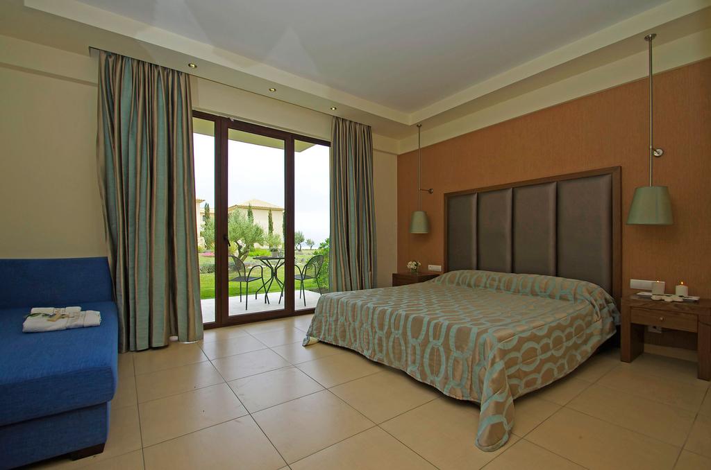 Double or Twin Side Sea View