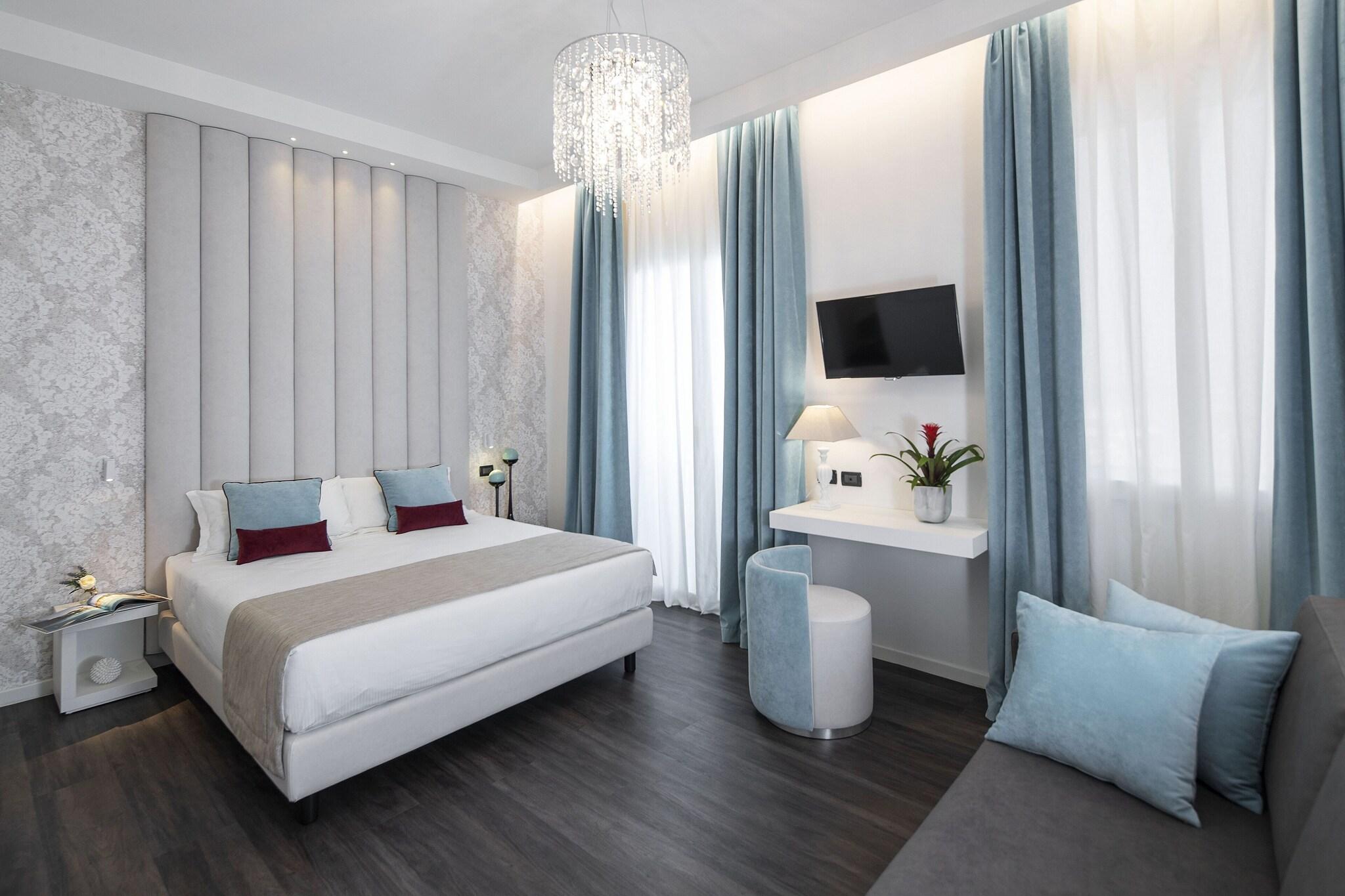 Junior Suite Queen Size Bed