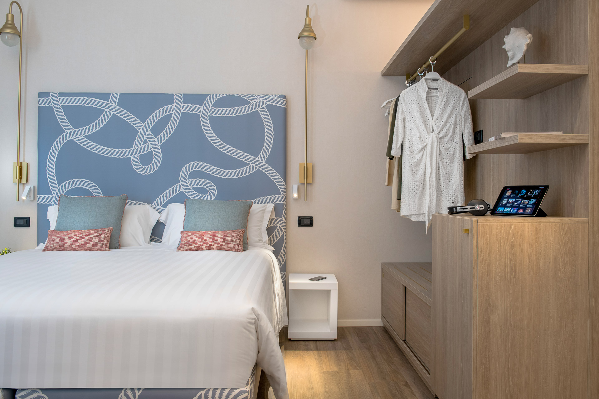 Double Single Executive