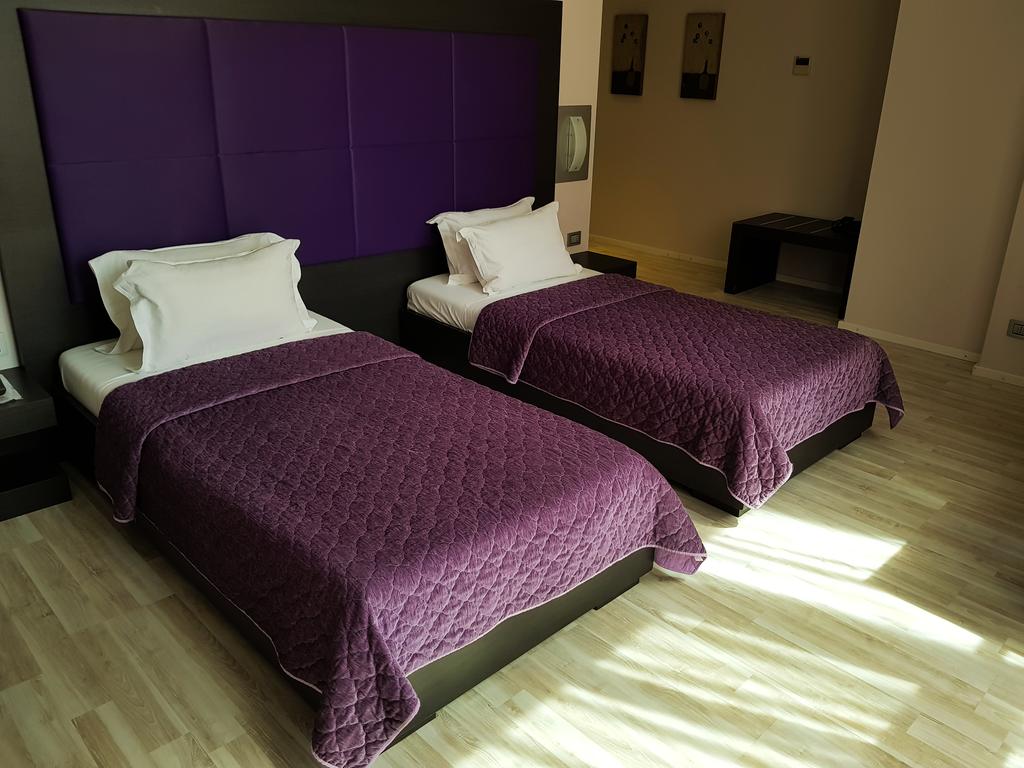 Double or Twin Standard