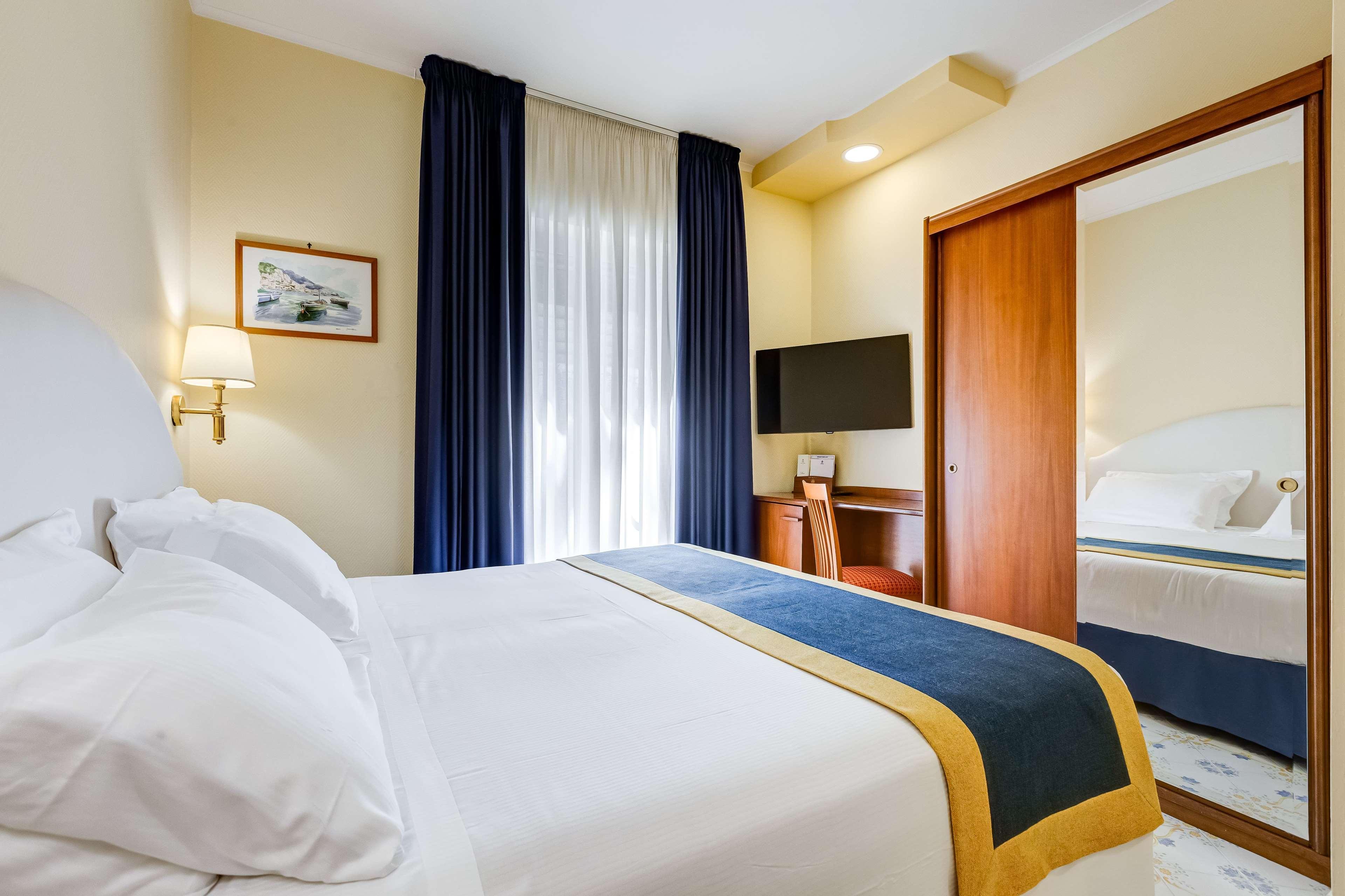 Double Queen Size Bed