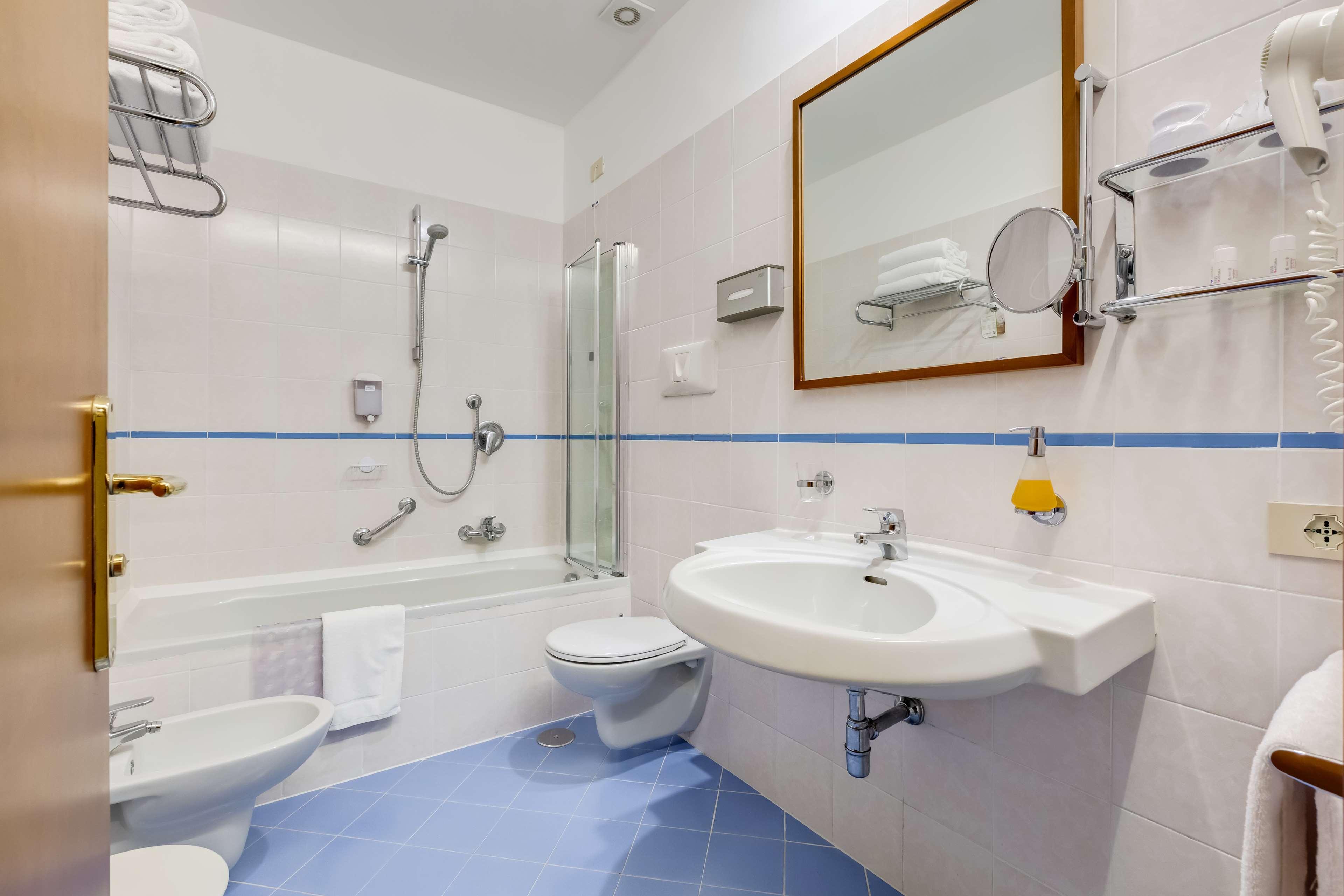 Double Classic Queen Bed