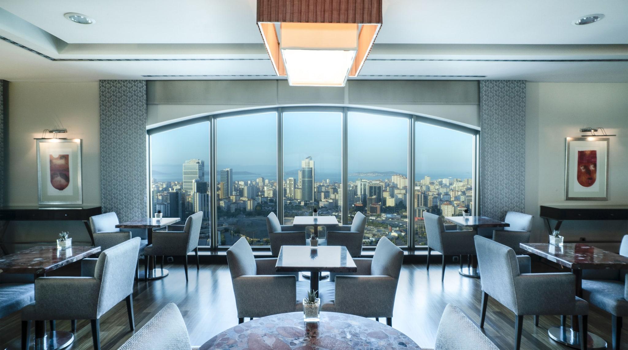 Suite Executive City View