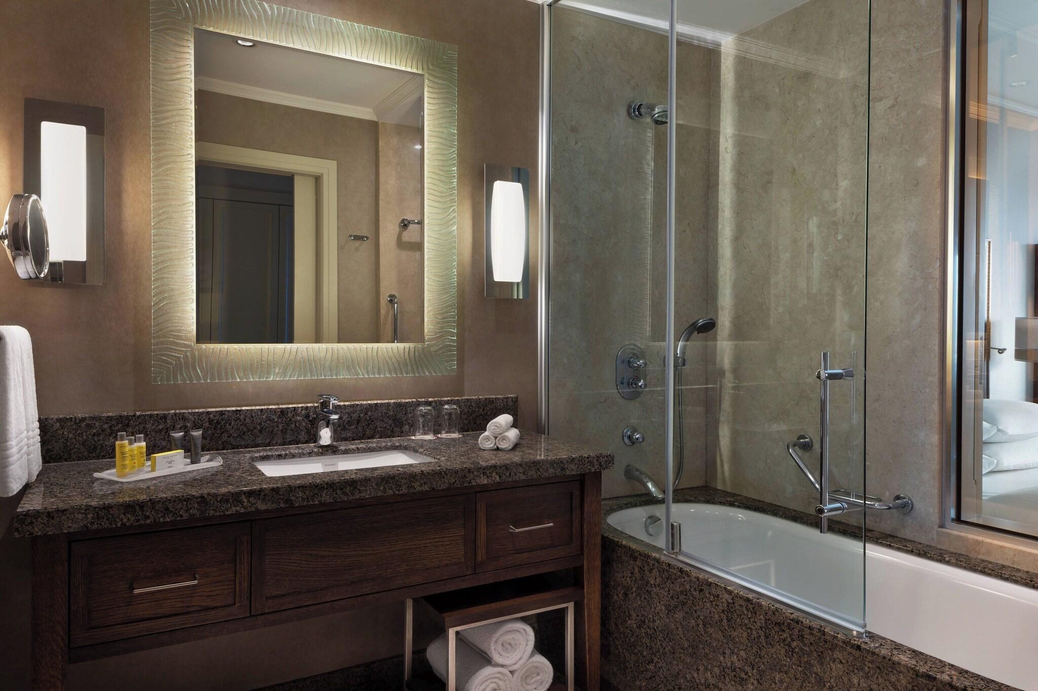 Quadruple Deluxe City View