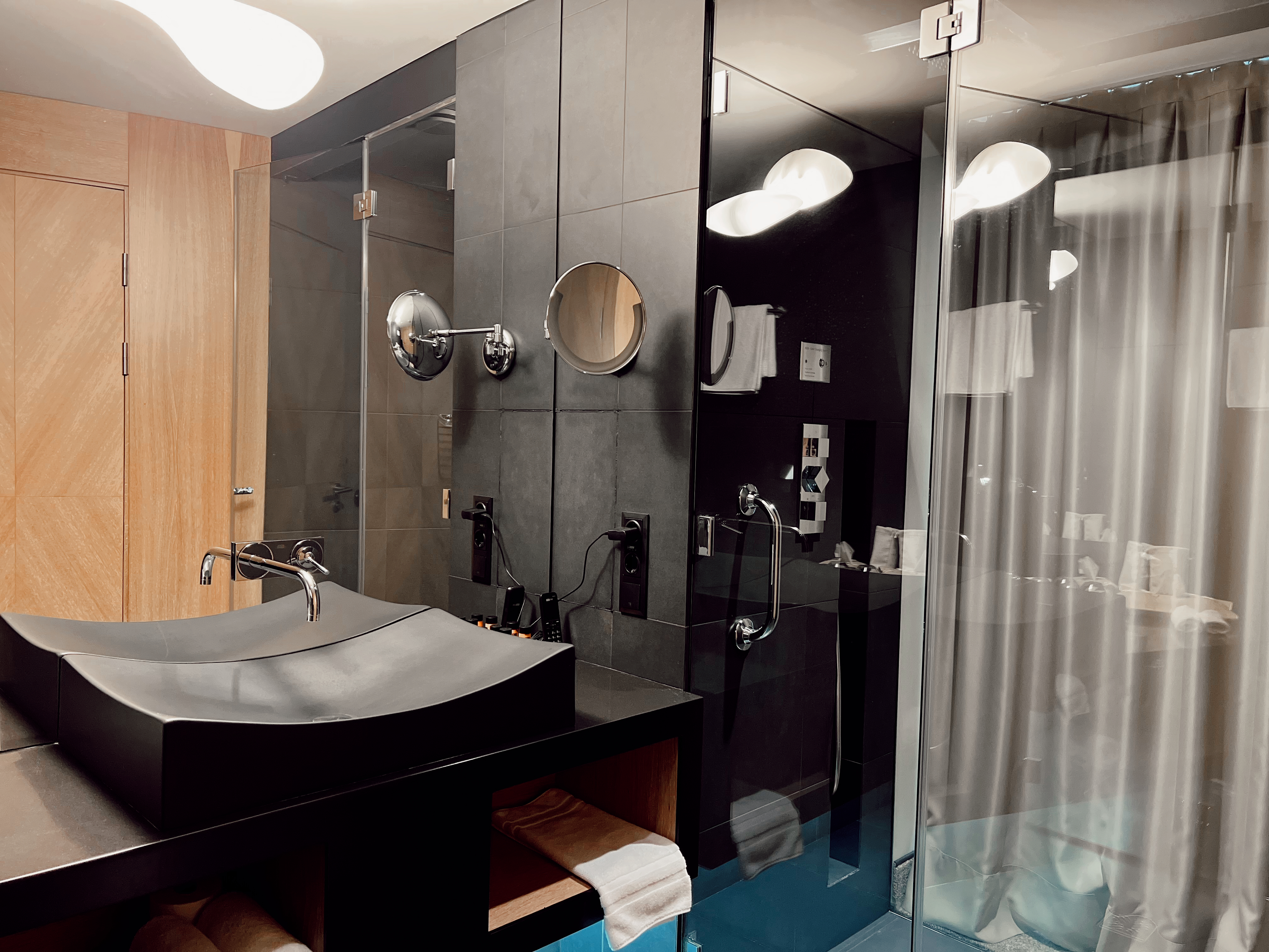 Twin Deluxe Two Beds