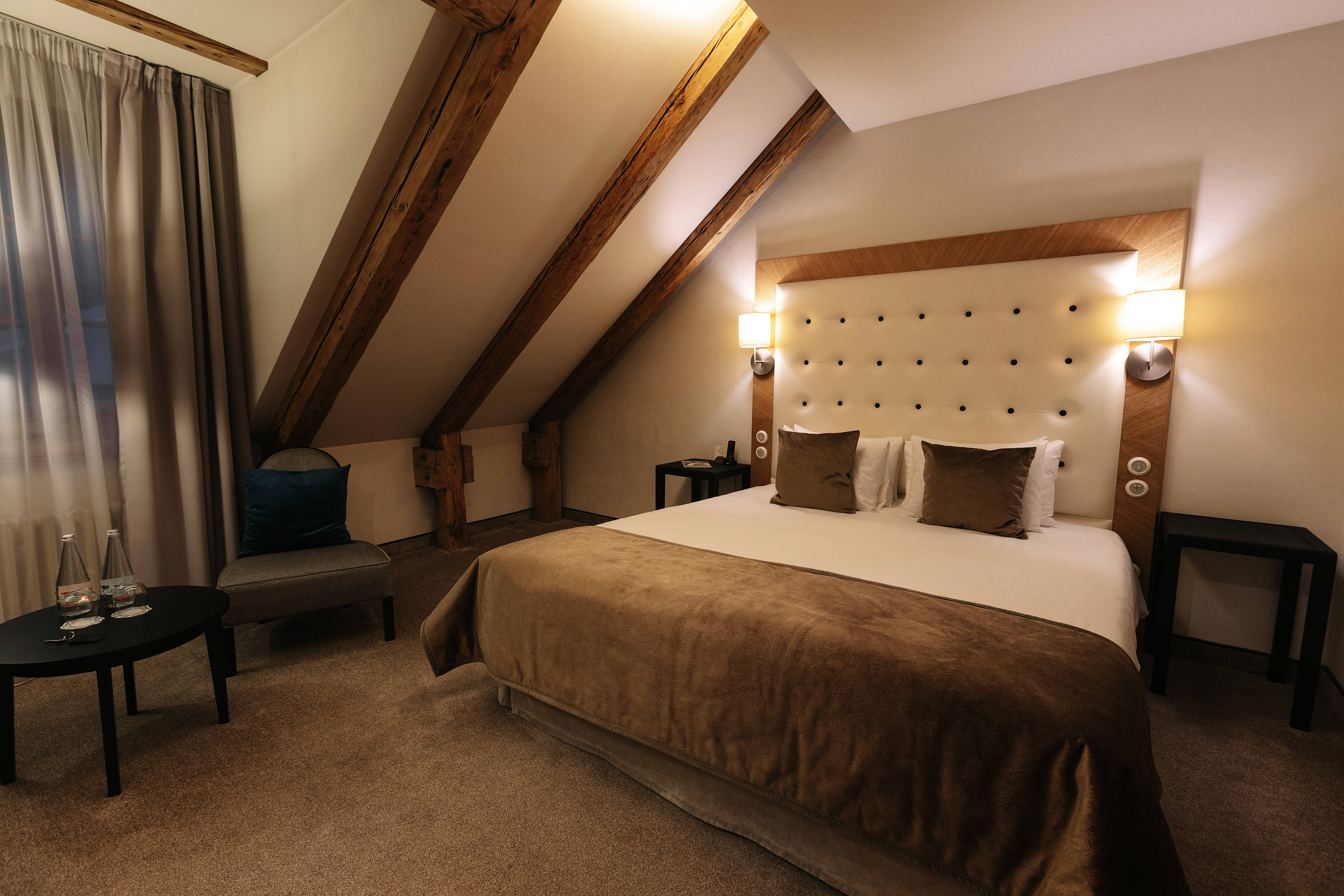 Double Deluxe One Bed