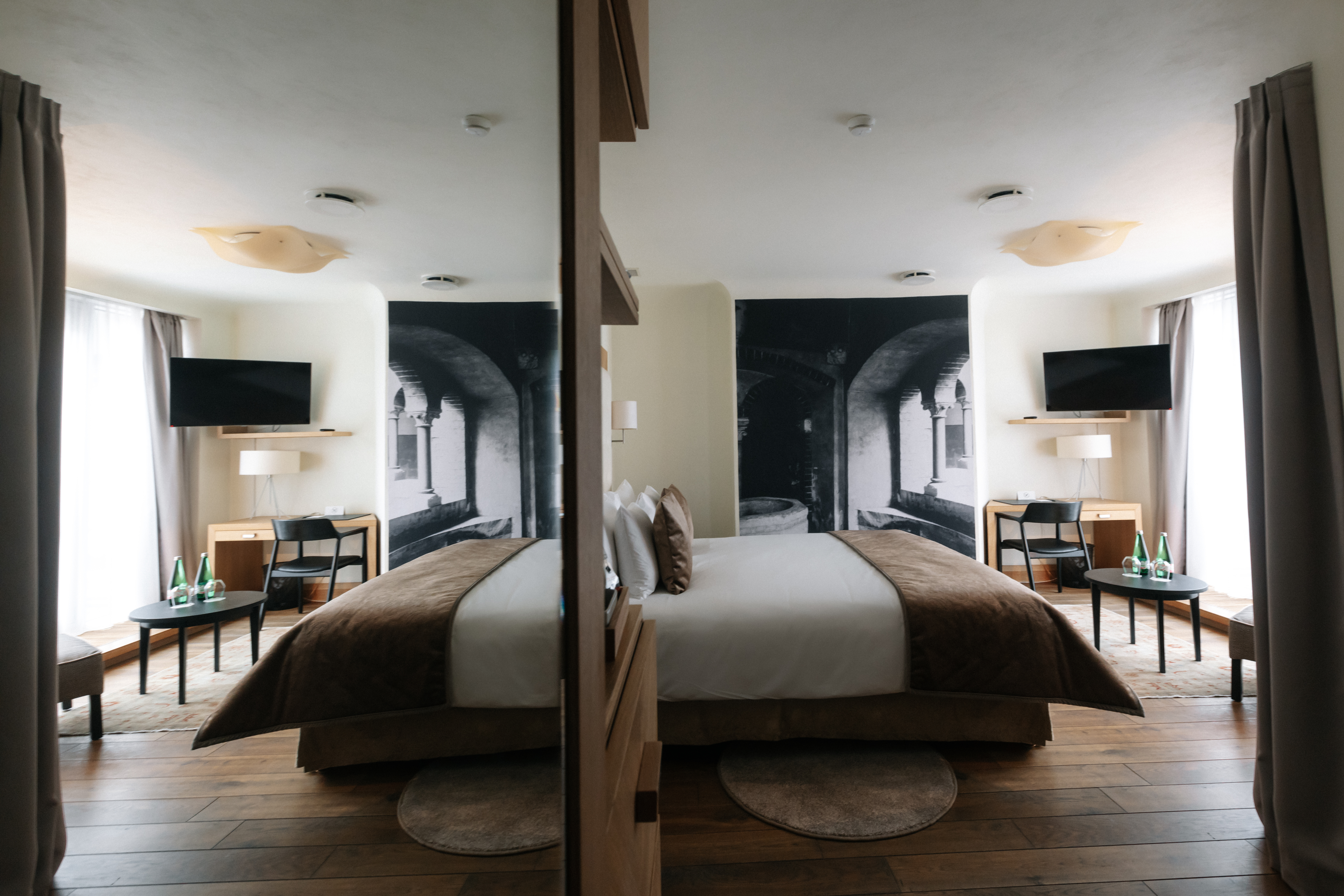 Double Deluxe One Bed