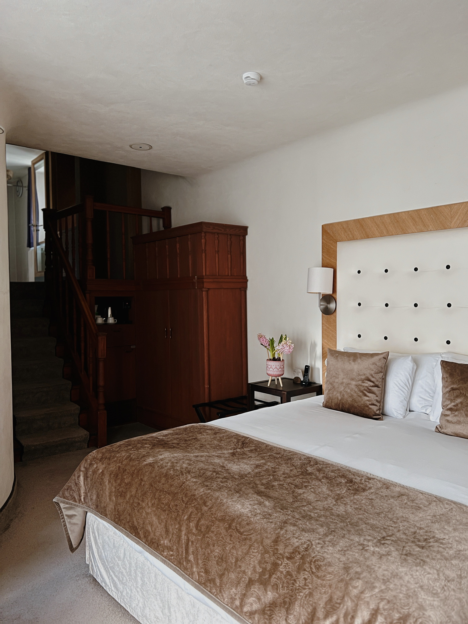 Double Deluxe One Bed