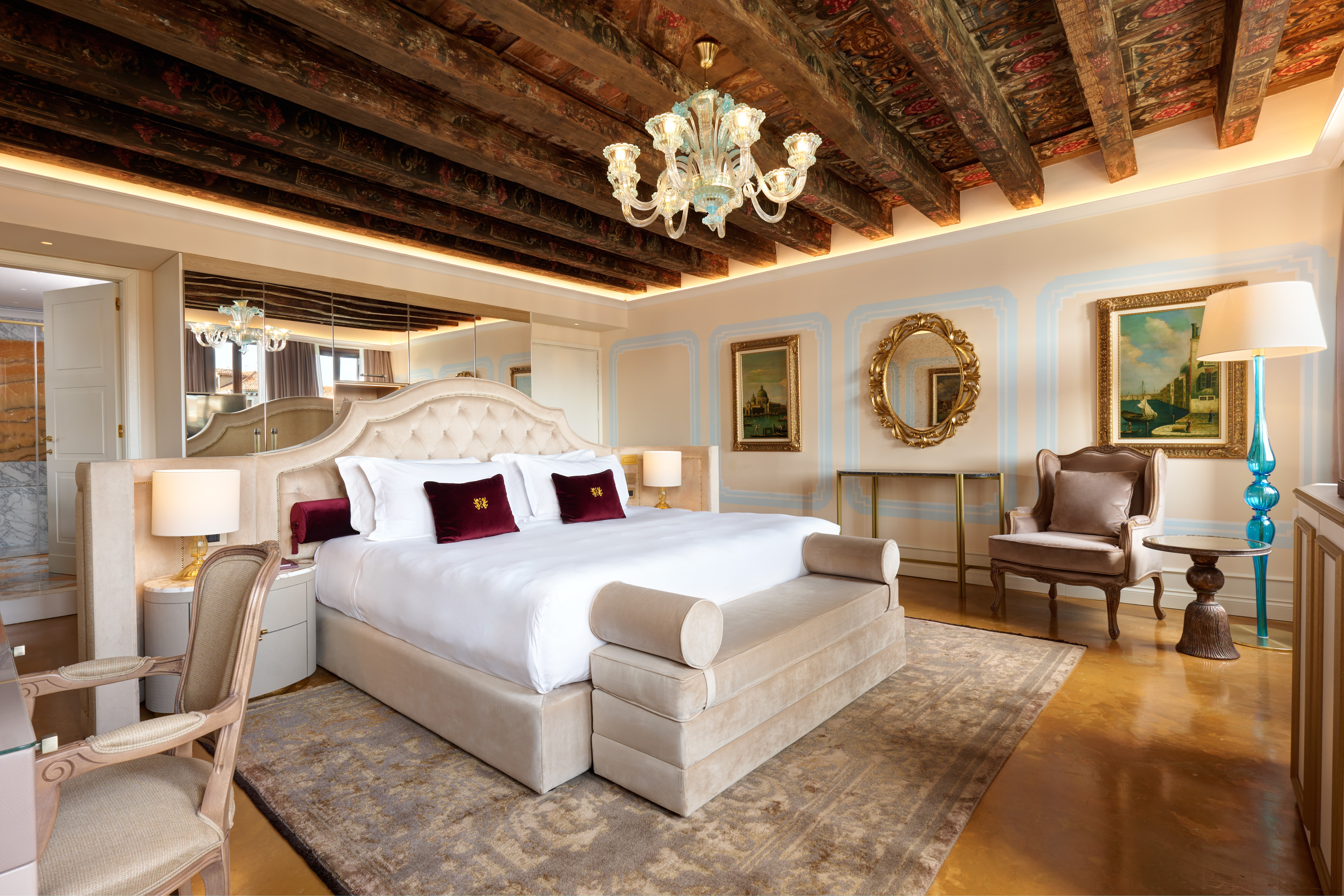 Junior Suite Canal View