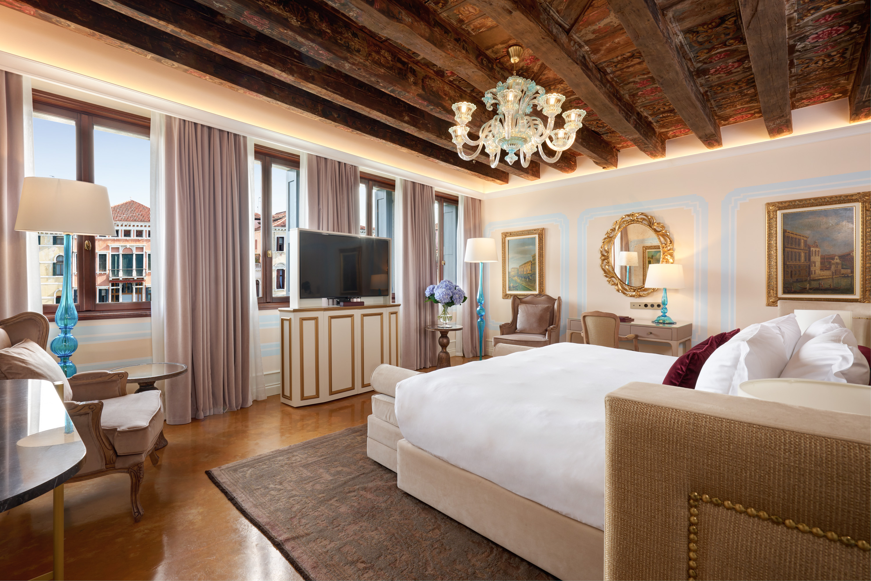Junior Suite Canal View