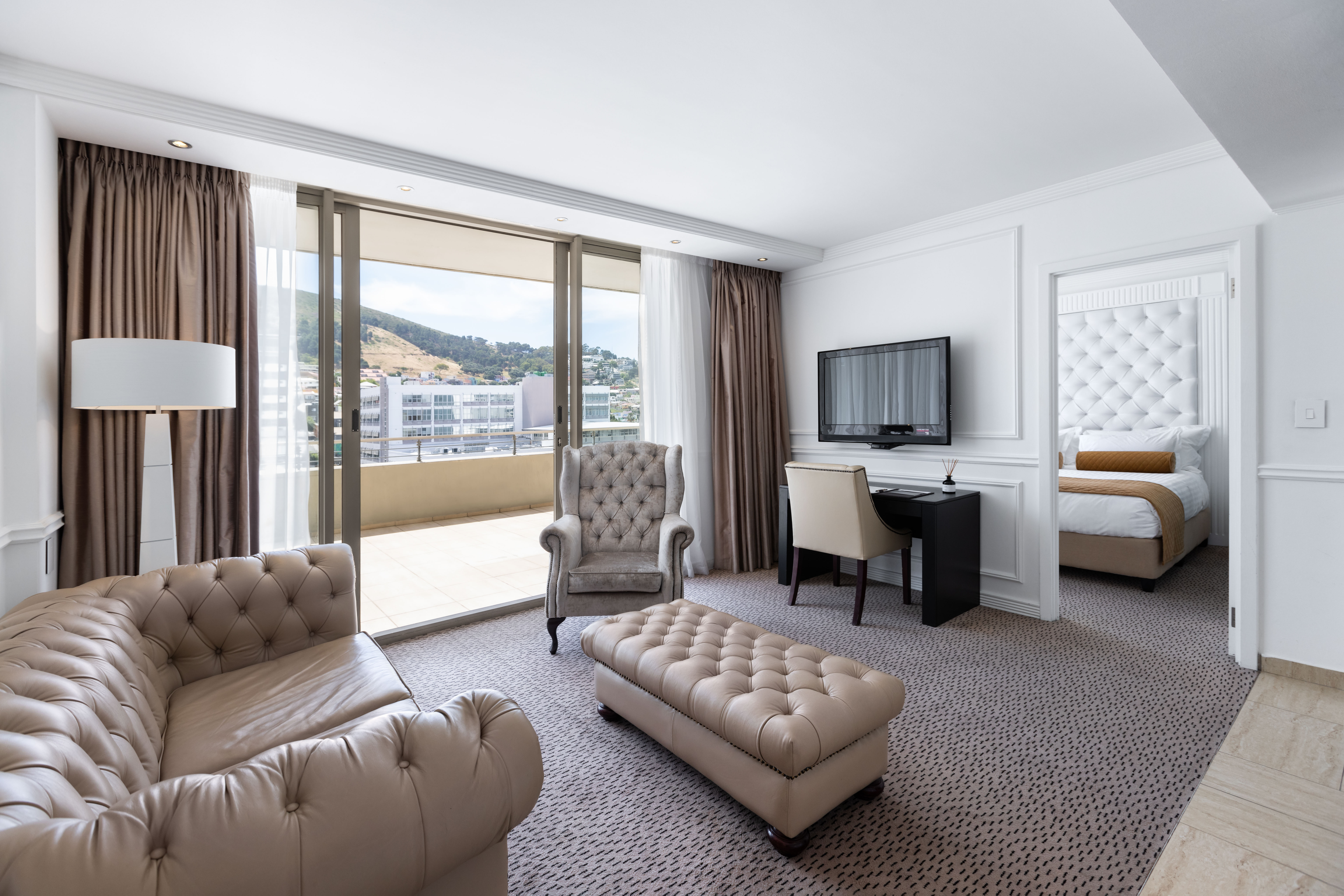 Double or Twin Deluxe One Bedroom