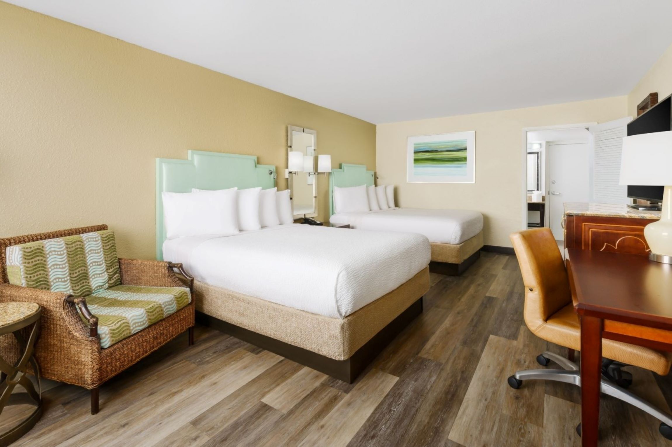 Double Deluxe Two Beds