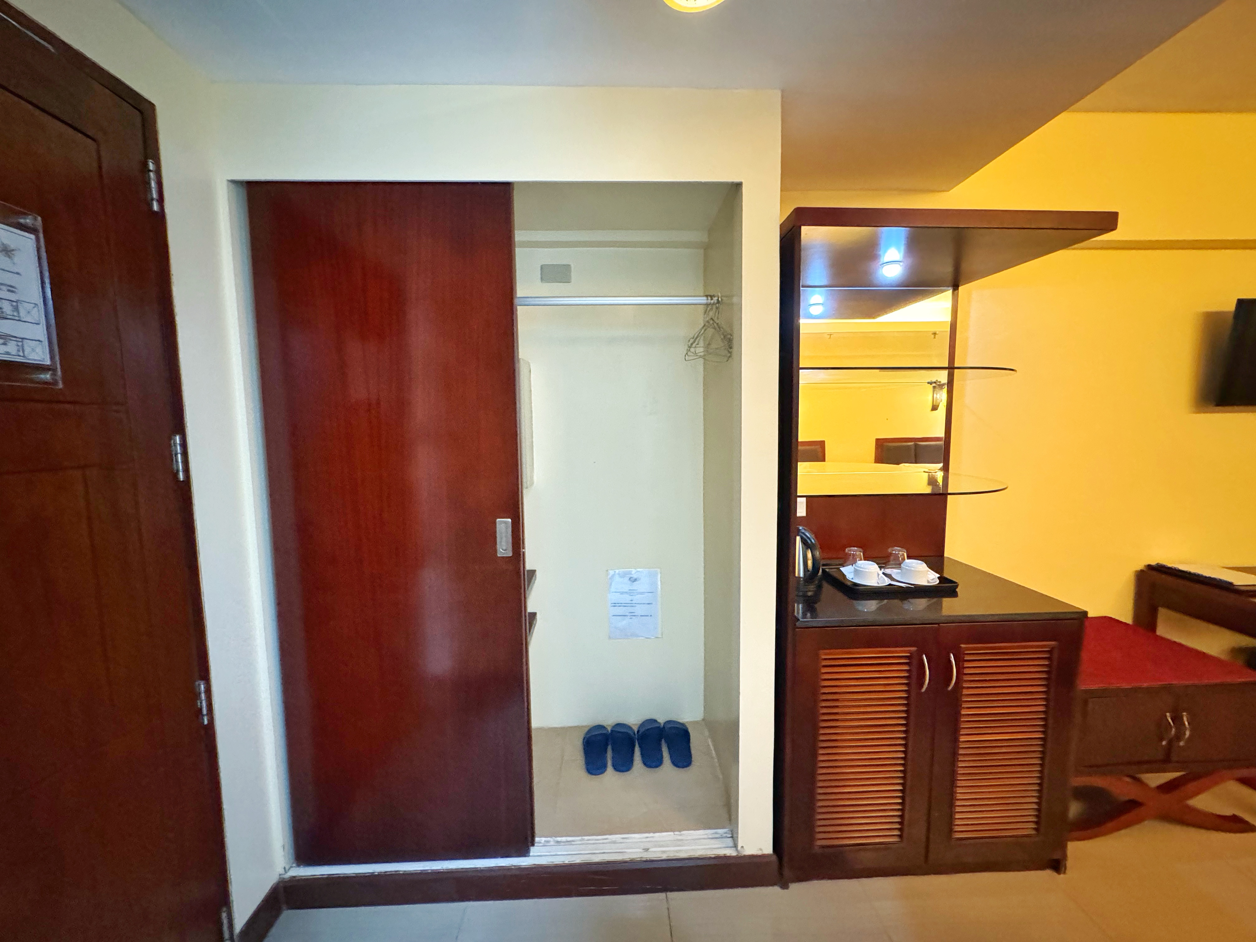 Double Deluxe Queen Bed