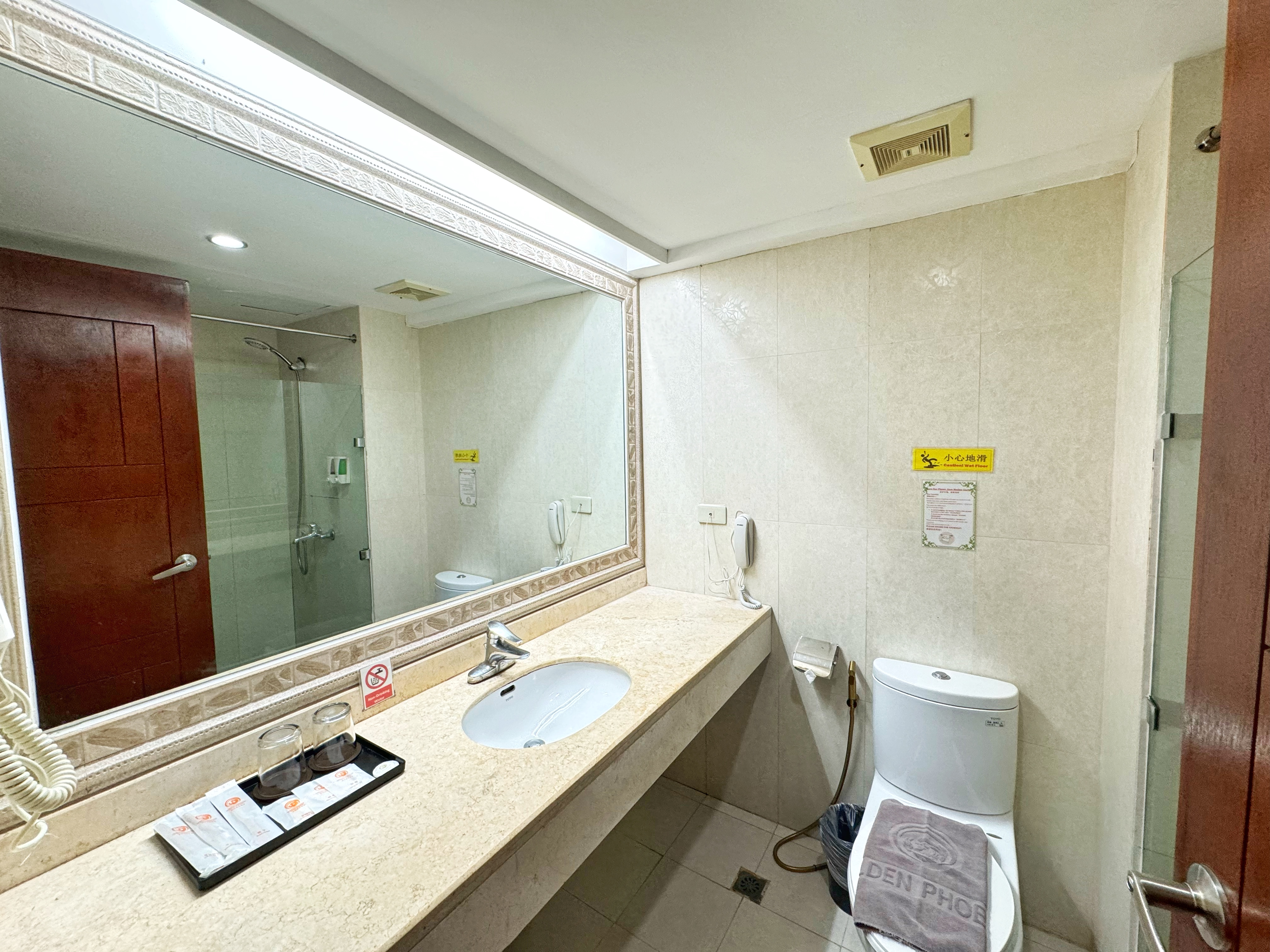 Double Deluxe Queen Bed