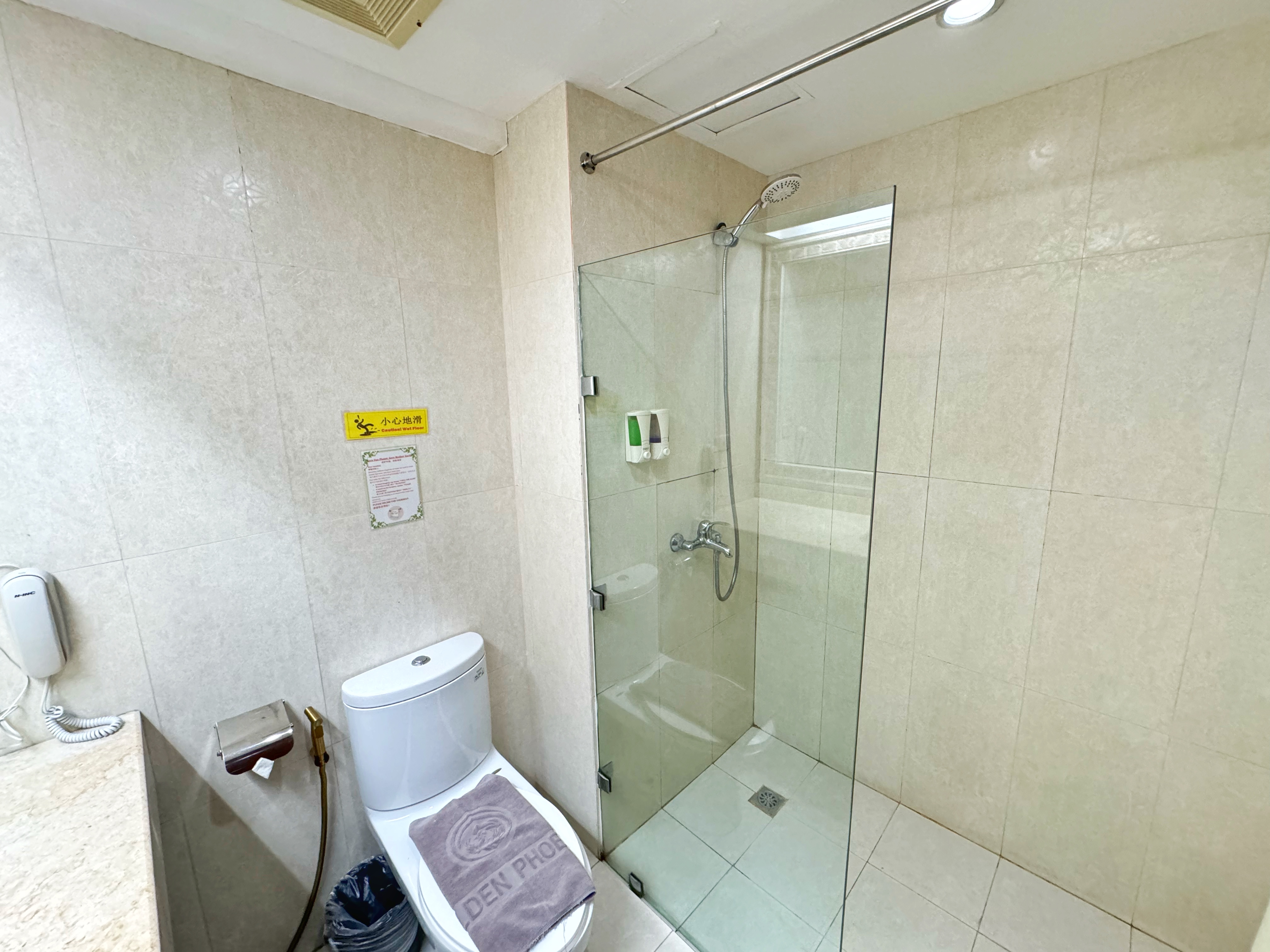 Double Deluxe Queen Bed