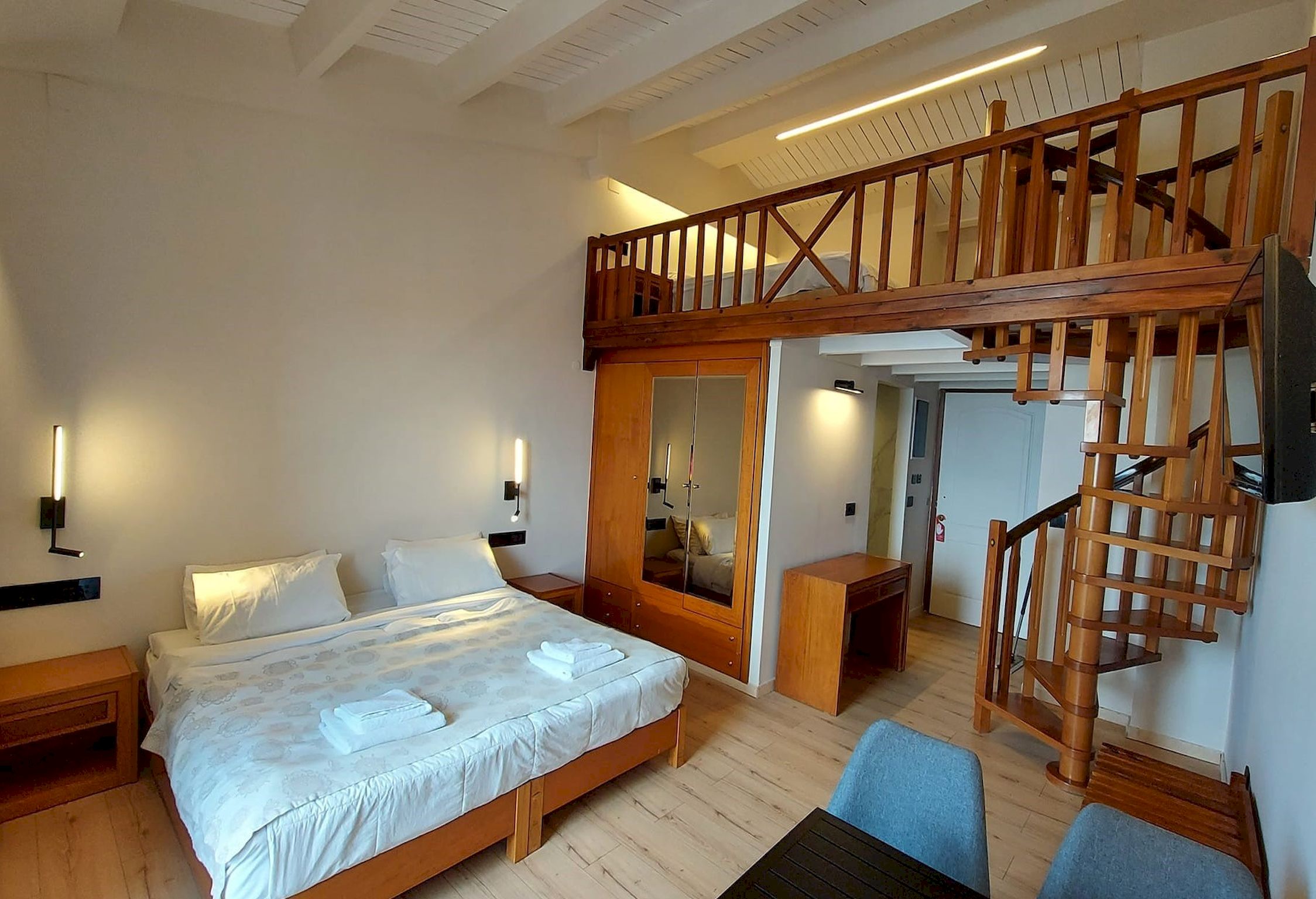 Double or Twin Standard