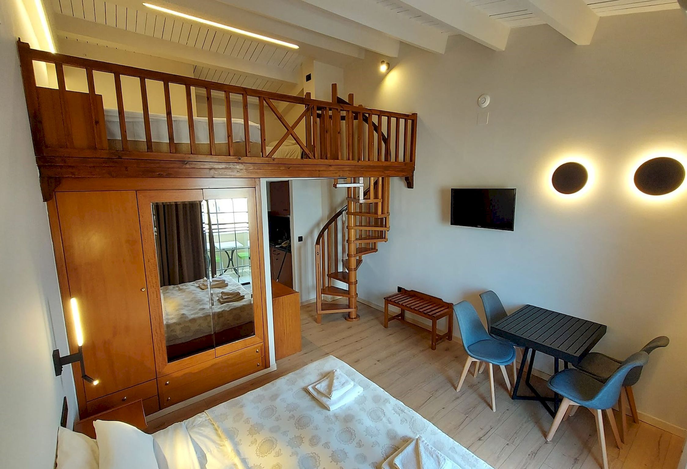 Double or Twin Standard