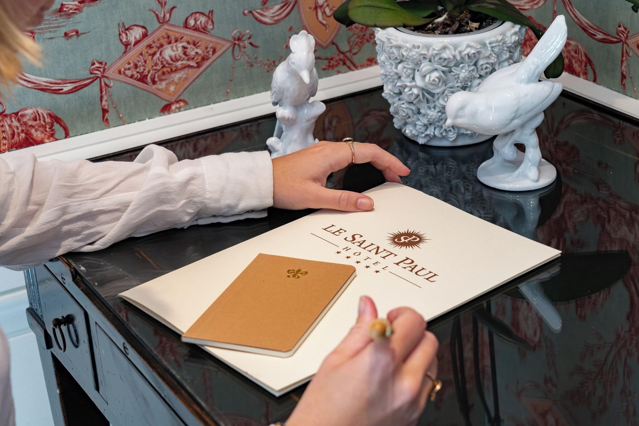 Double Queen Size Bed