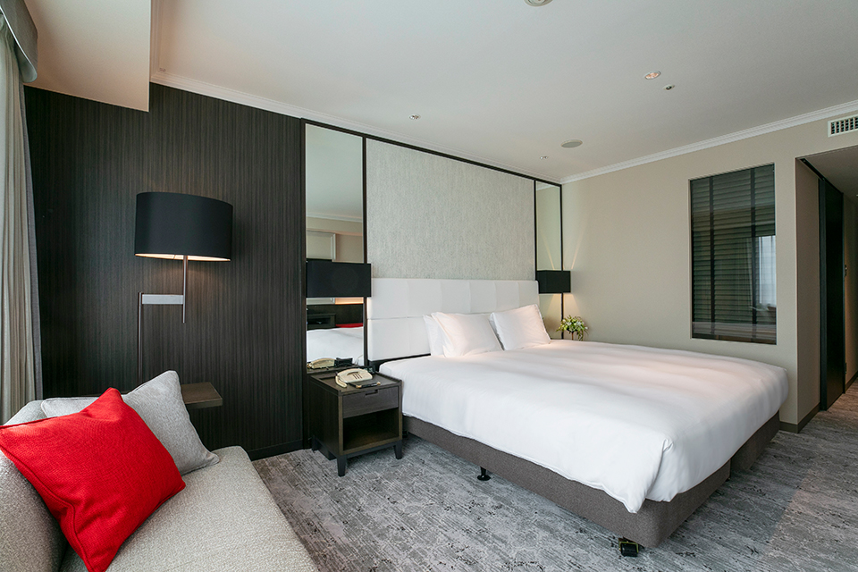 Double Single Executive