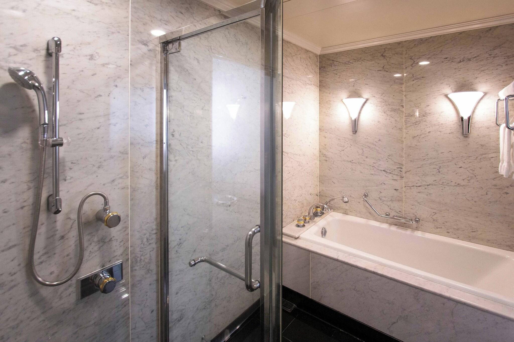 Double Executive King Bed