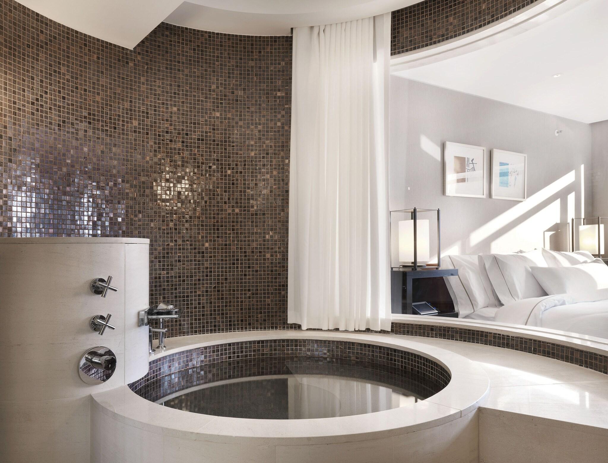 Suite Premium King Bed