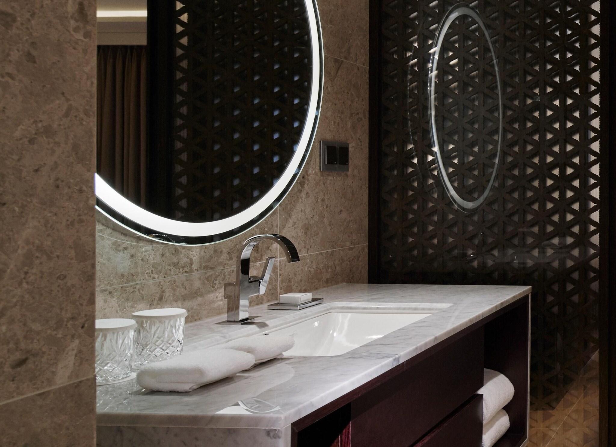 Junior Suite King Size Bed