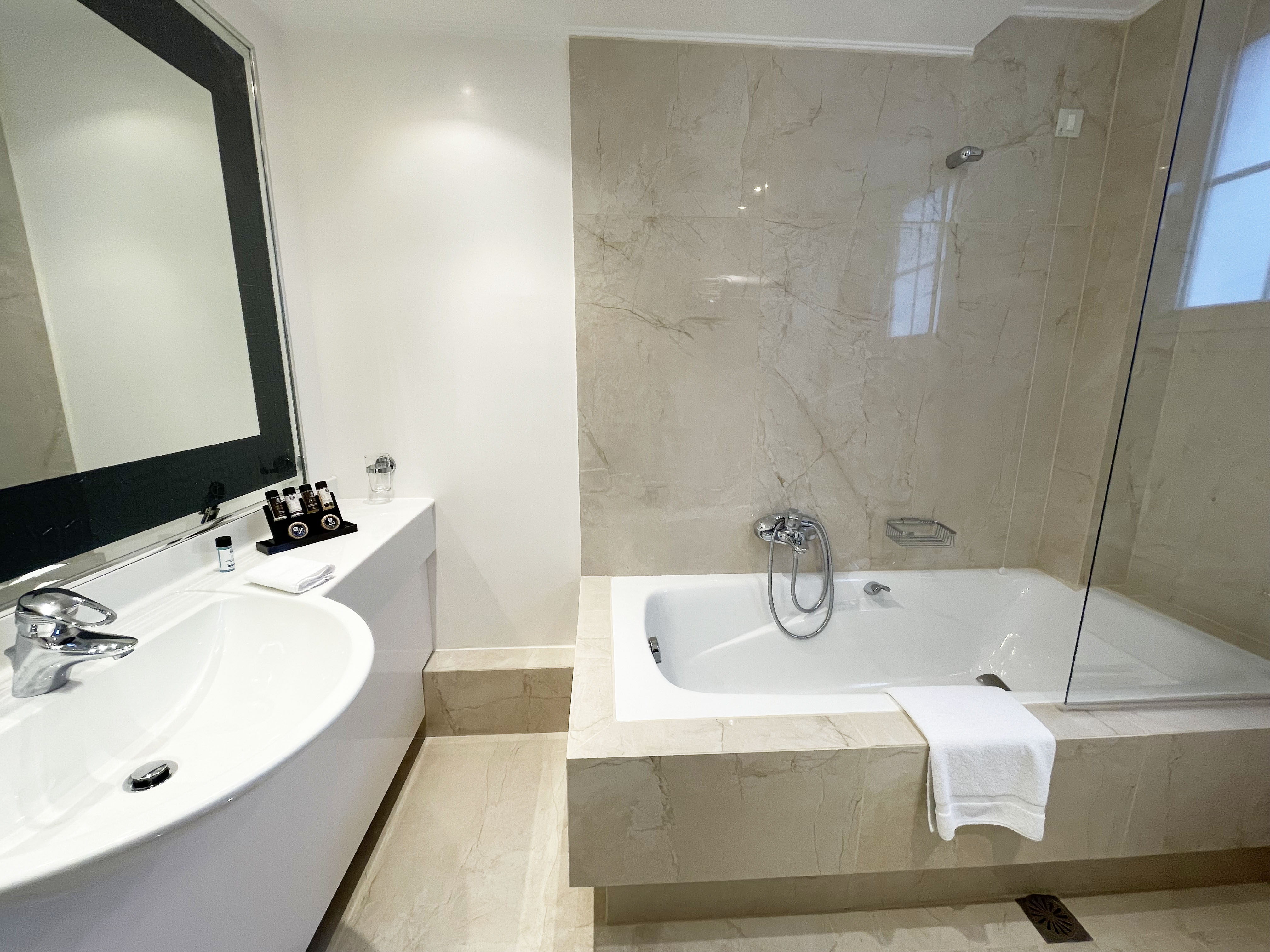 Suite Capacity 2 Two Bedrooms