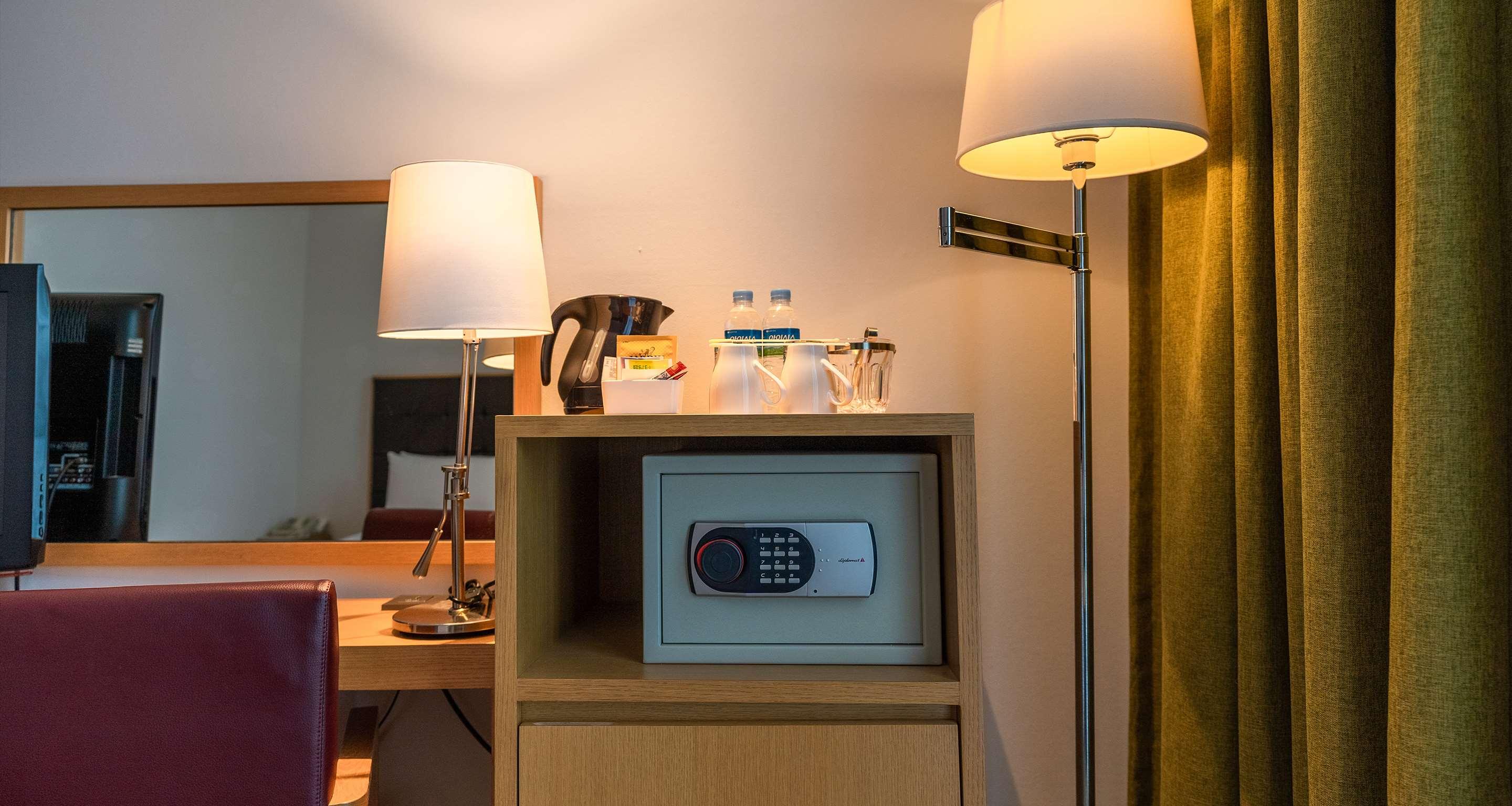 Double Accessible-queen Size Bed