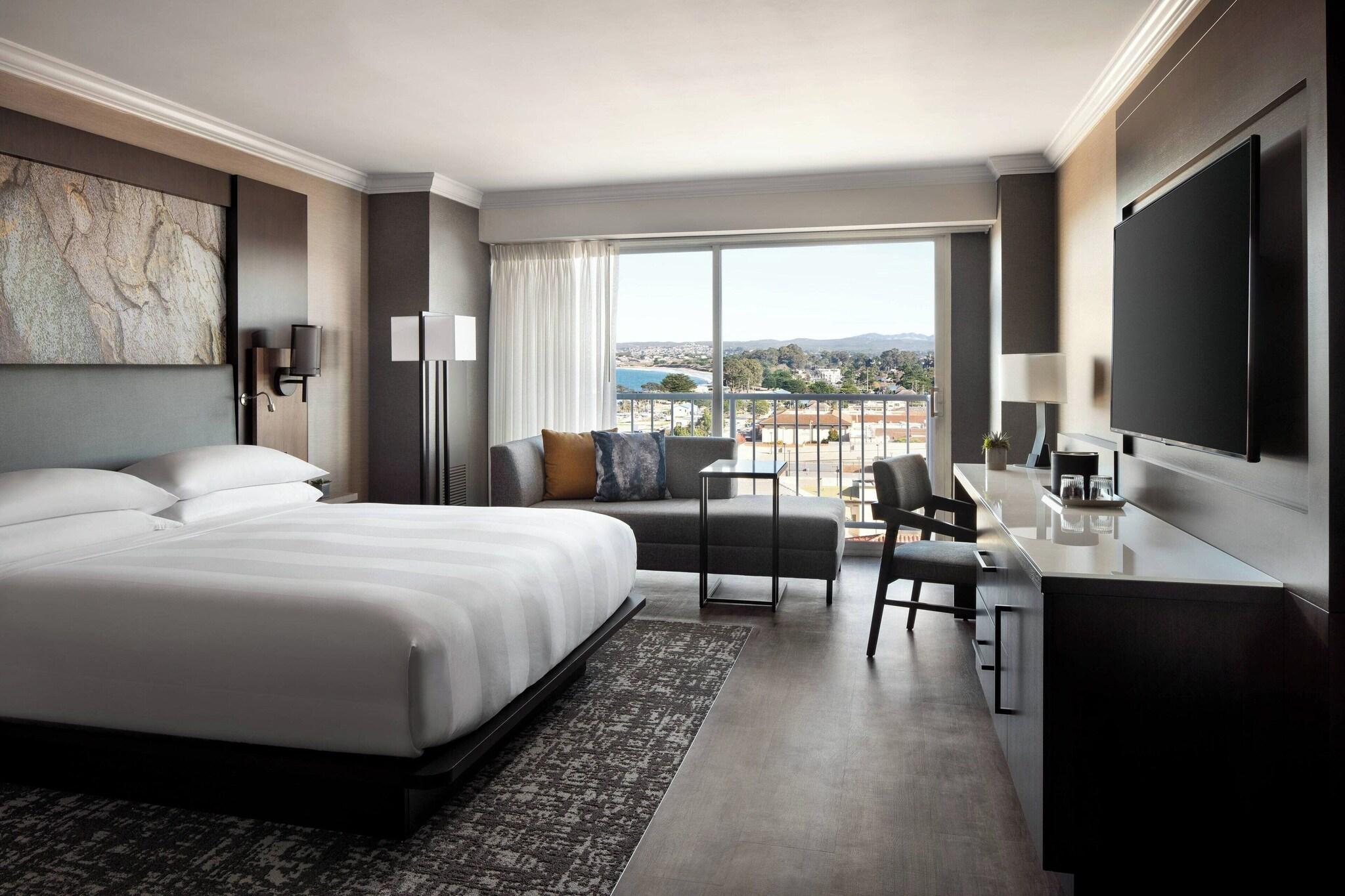 Double Bay View King Bed