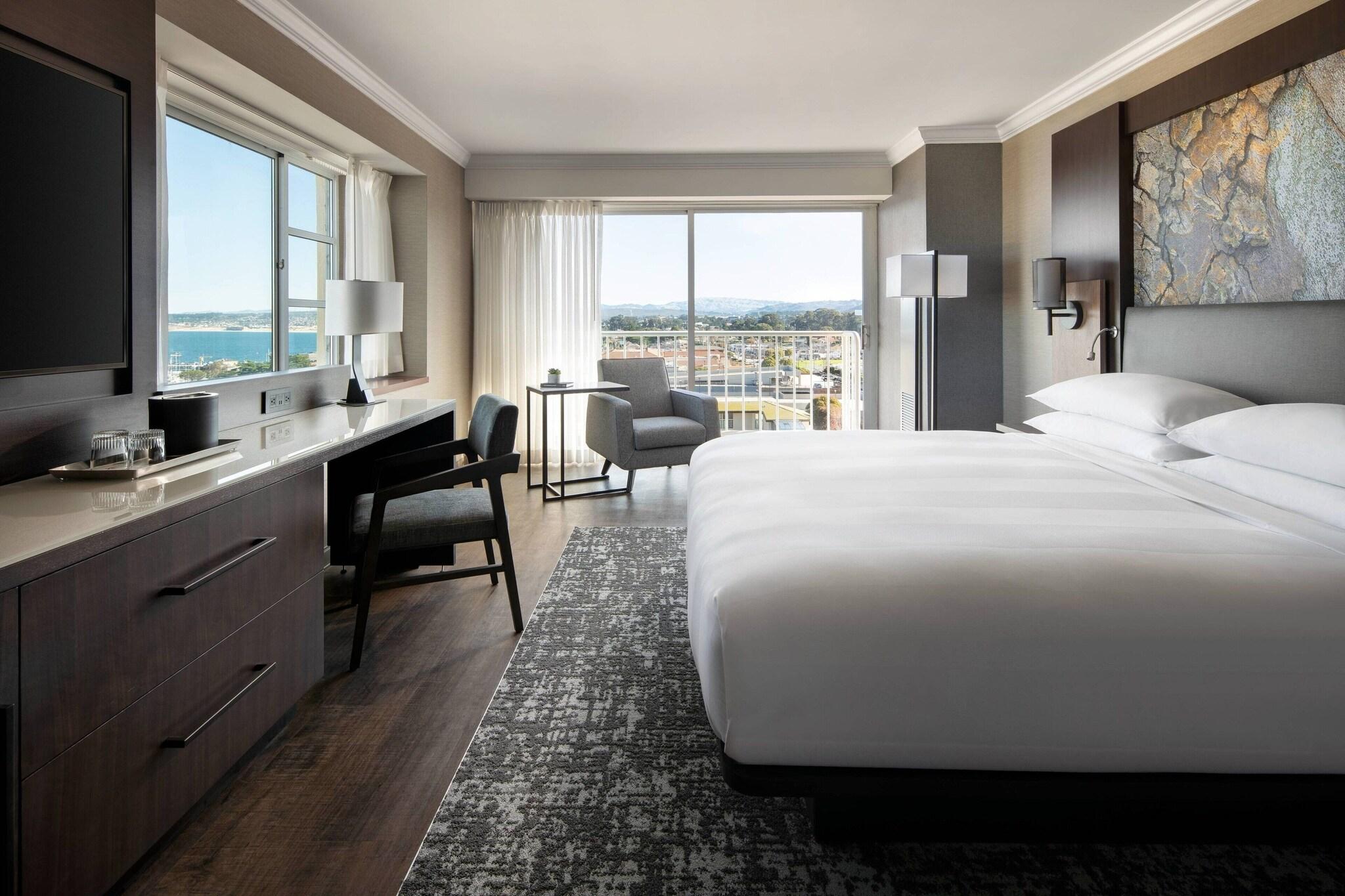 Double Bay View King Bed