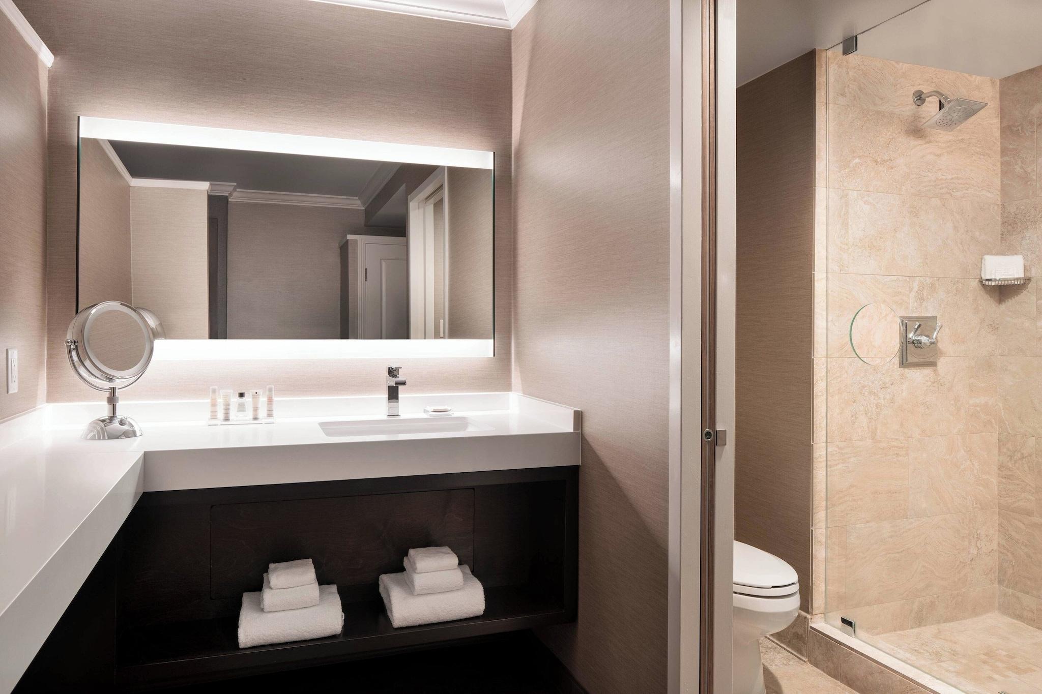 Double City View King Bed