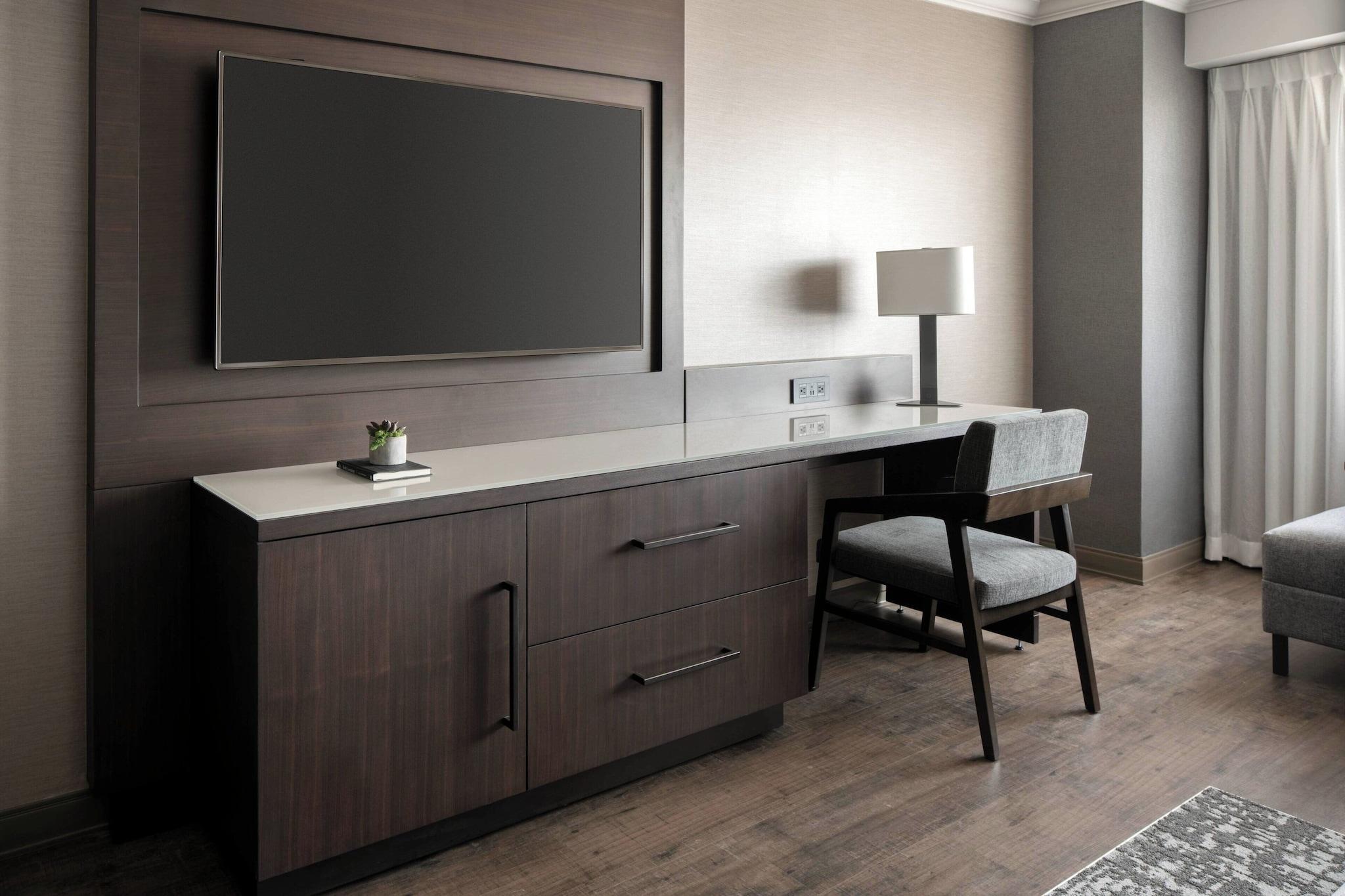 Double City View King Bed