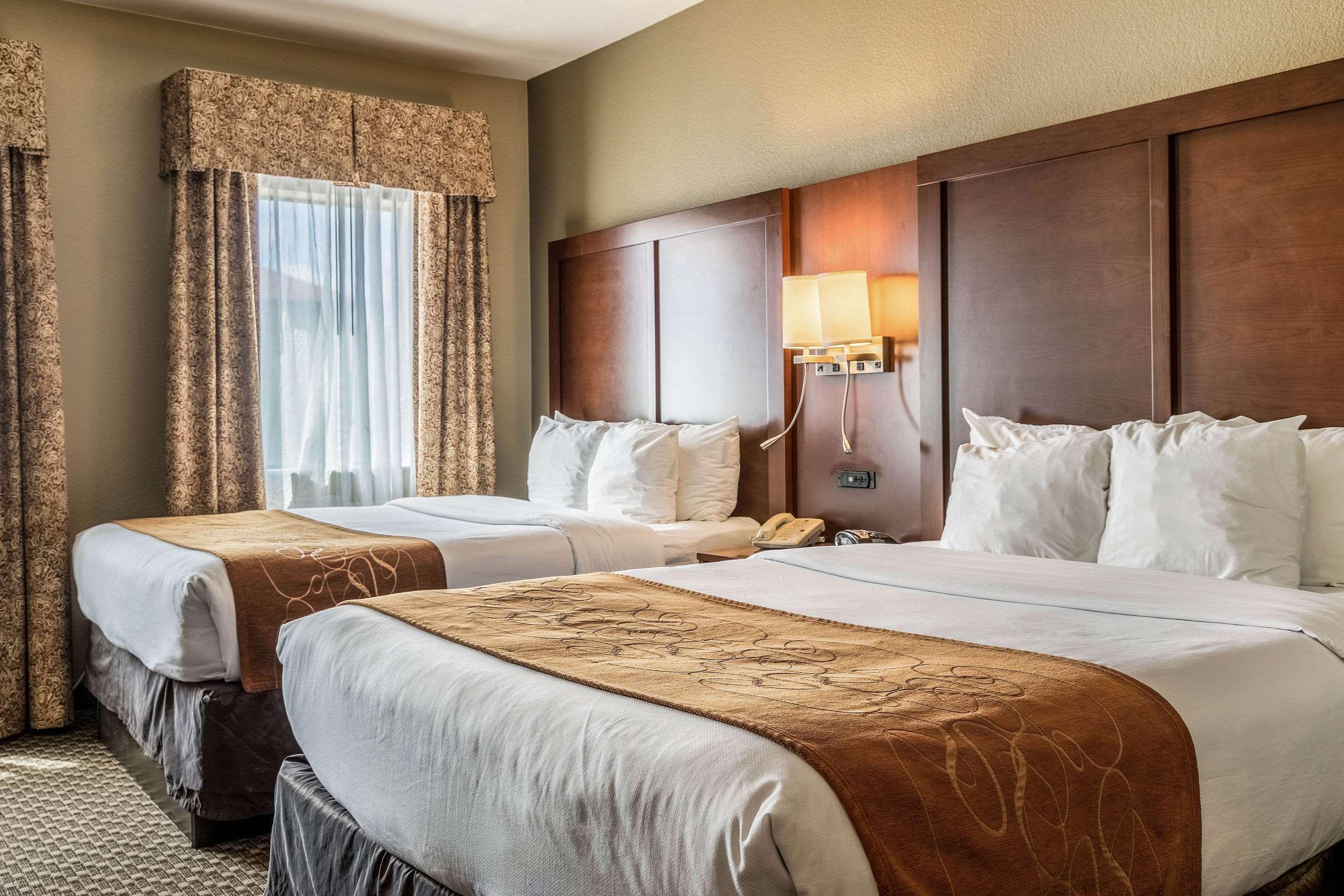 Suite Two Queen Beds Non Smoking