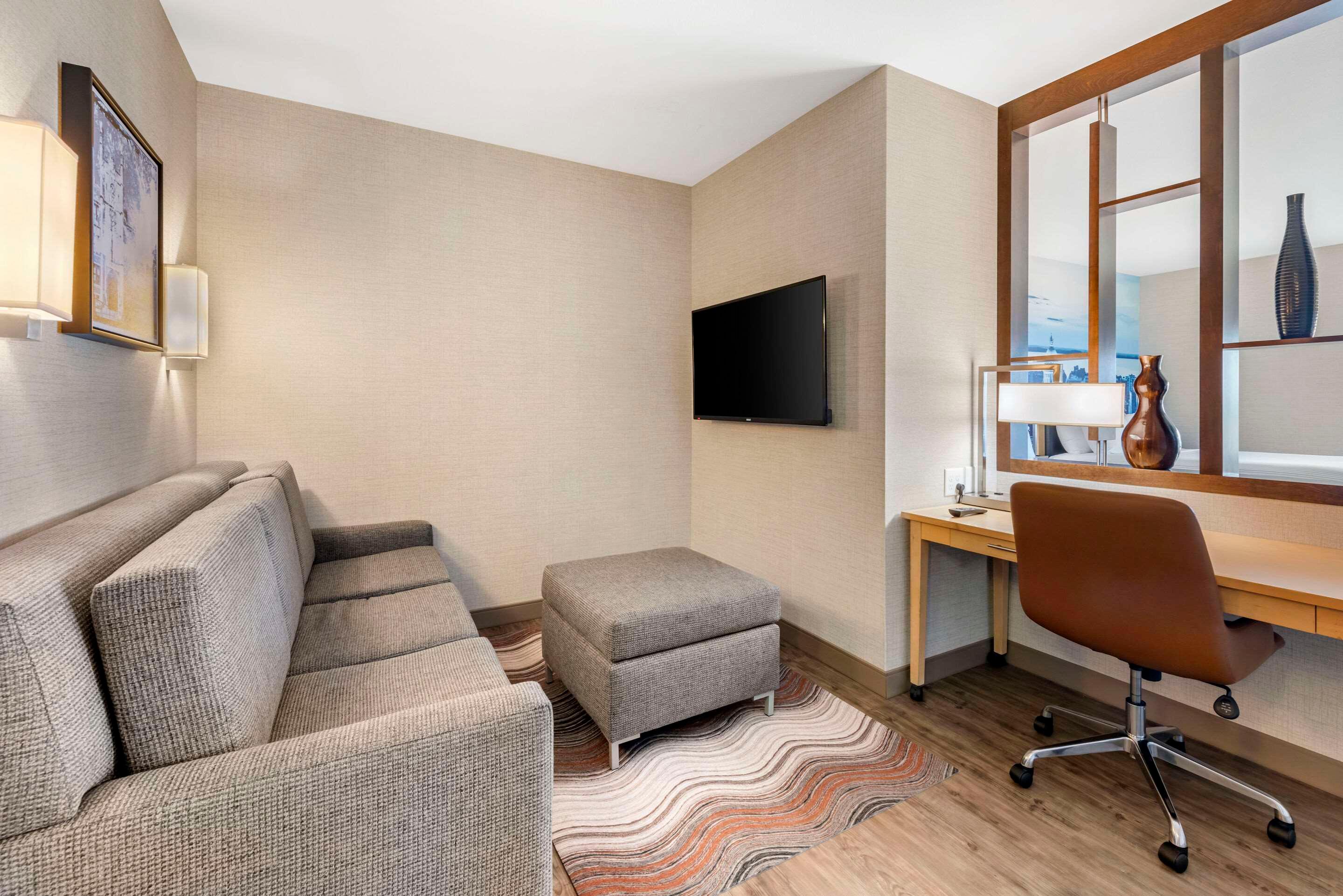 Suite Two Queen Beds Non Smoking