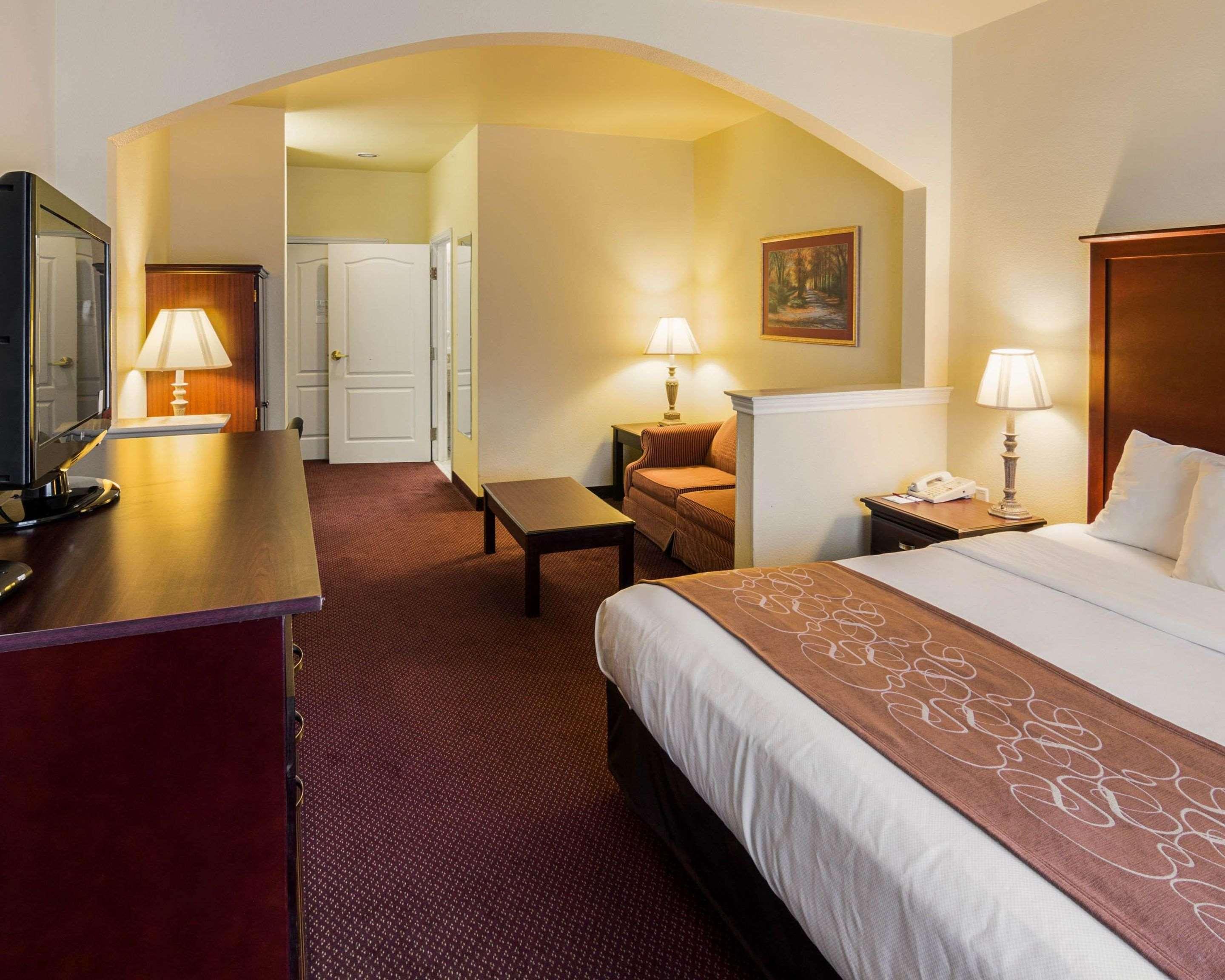 Double King Bed Non Smoking