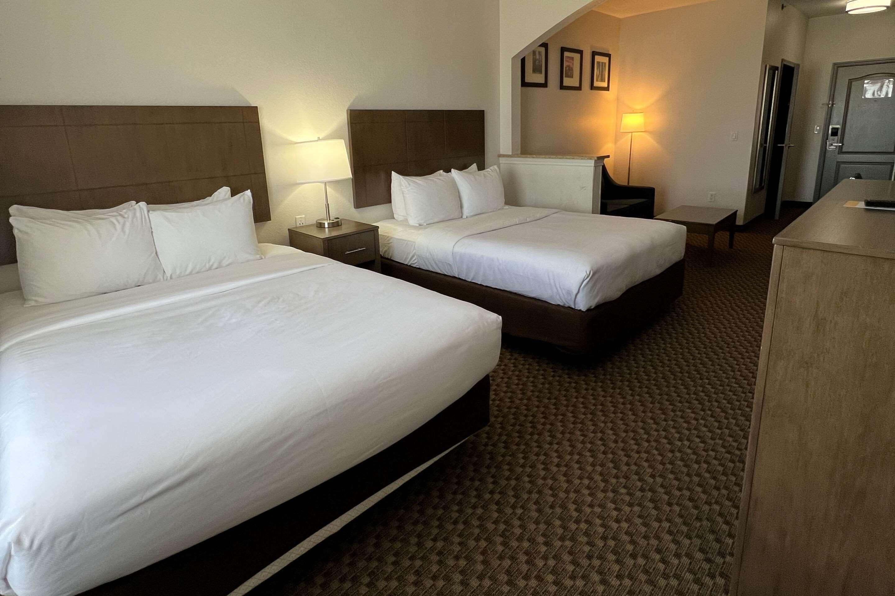 Suite Two Queen Beds Non Smoking