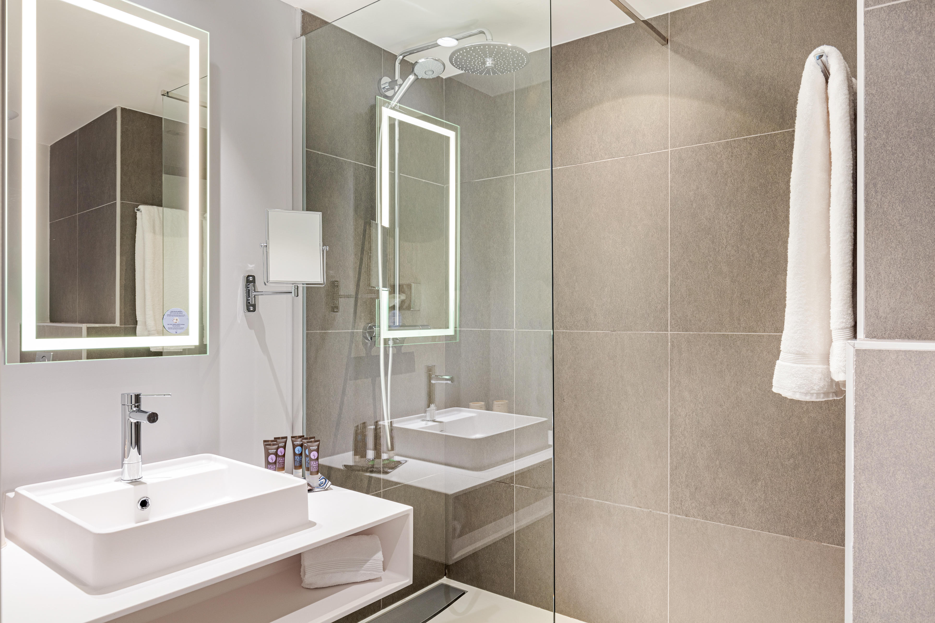 Double Executive Queen Bed