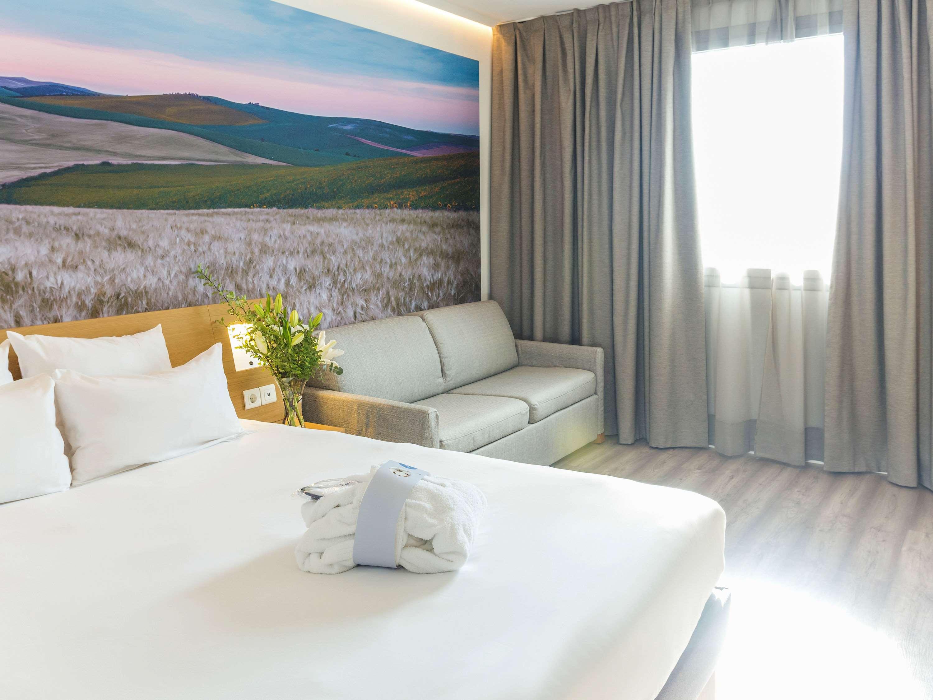 Double Executive Queen Bed