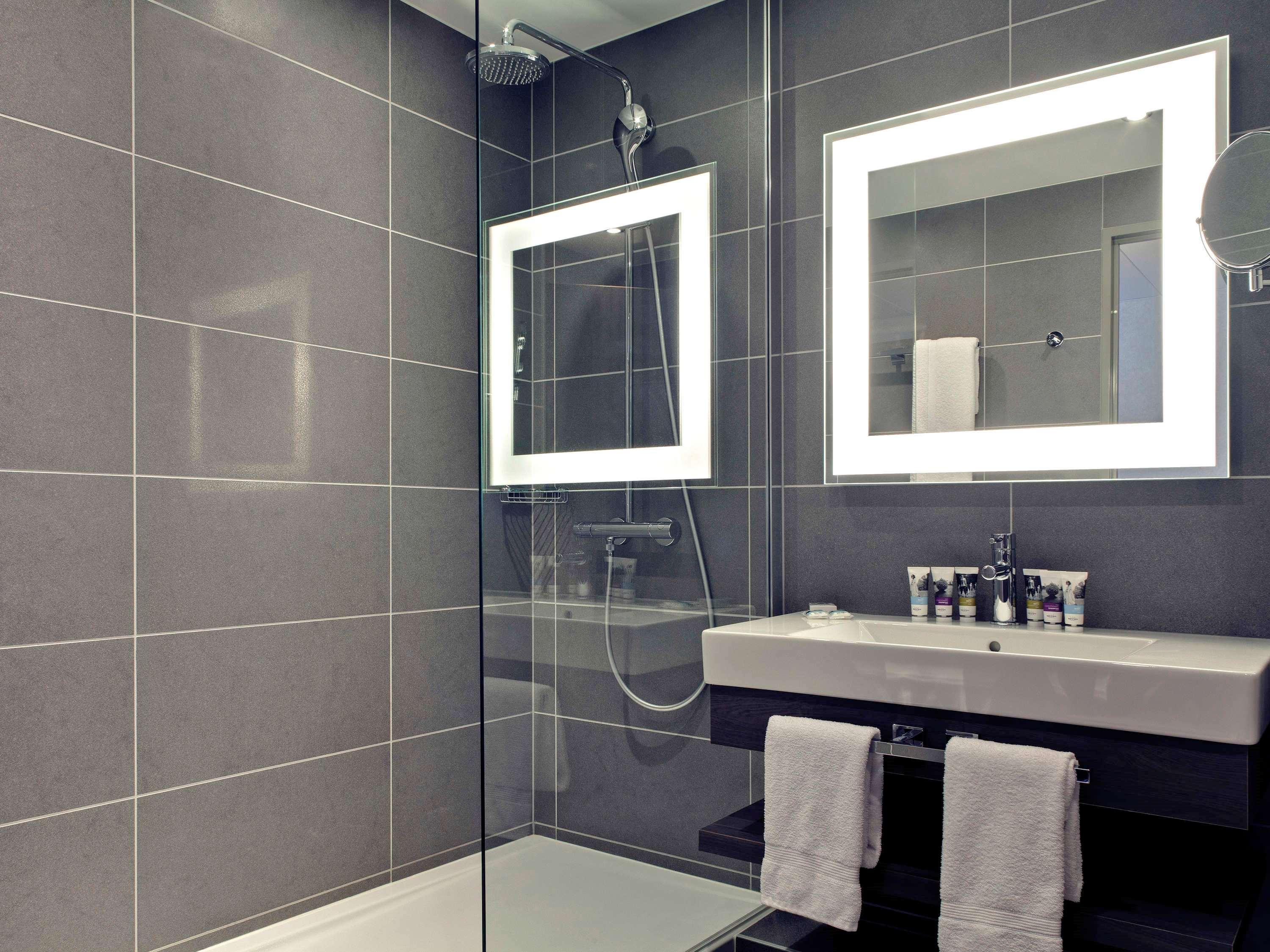 Double Classic Double Bed