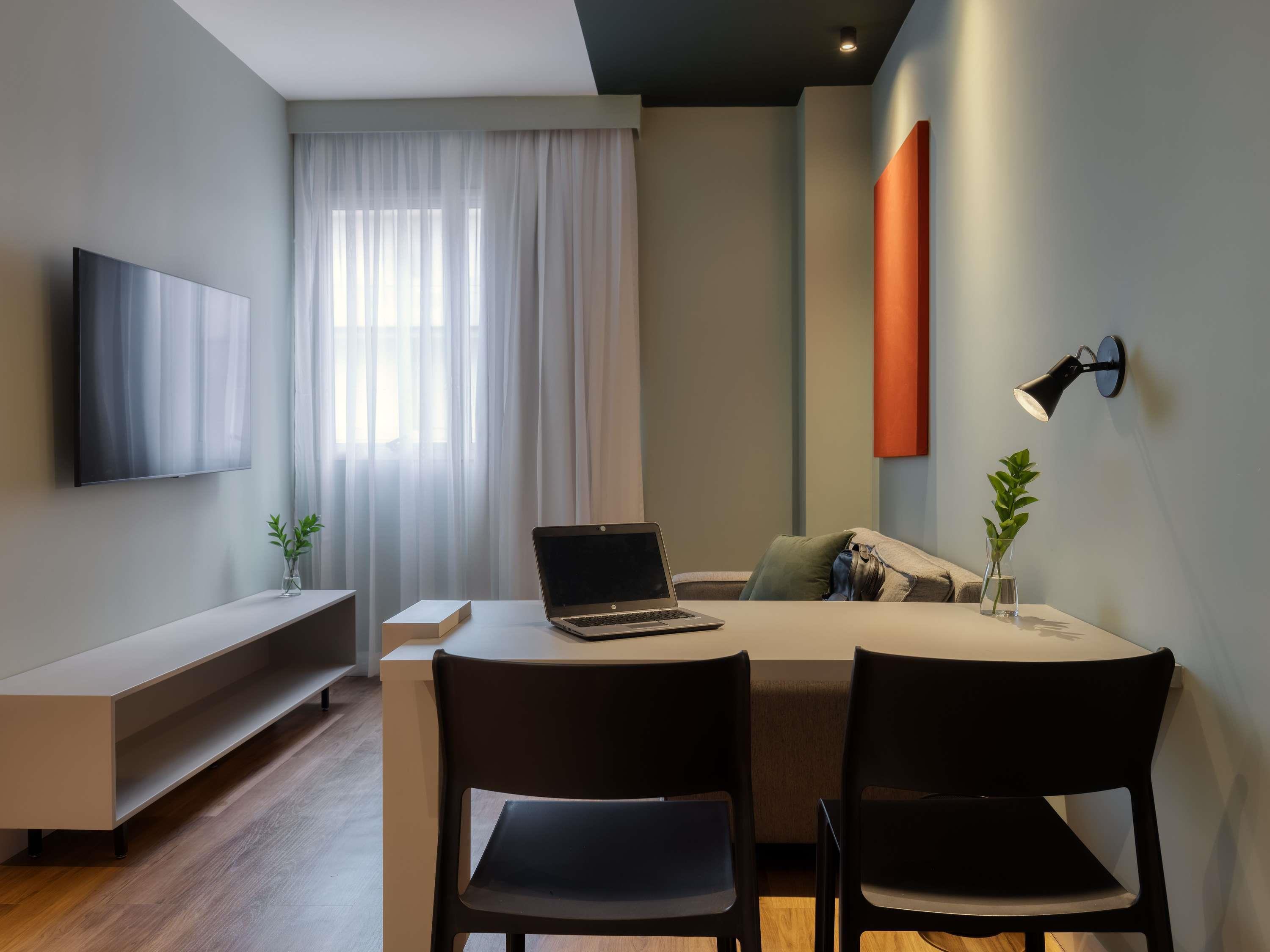 Double Queen Size Bed