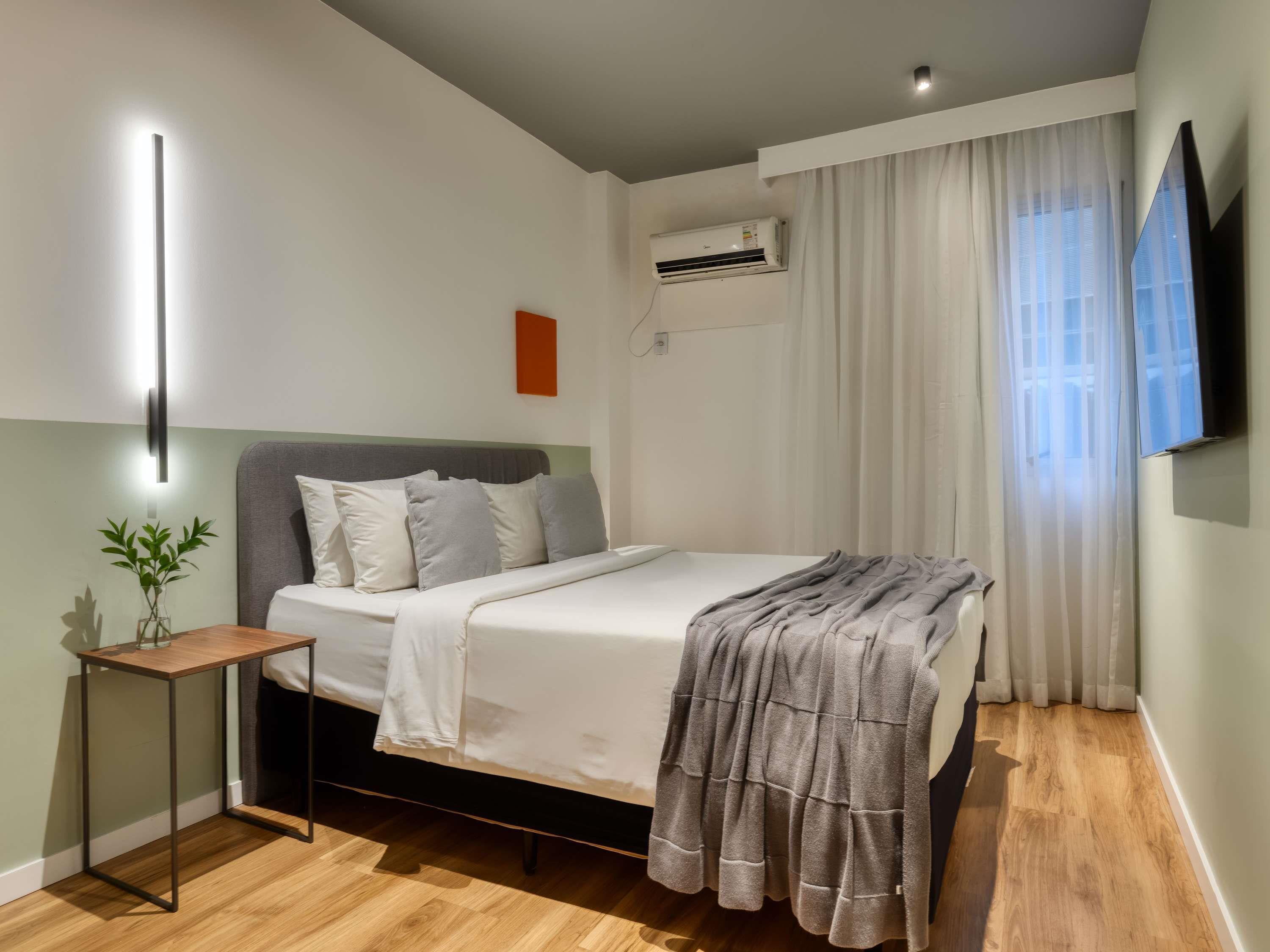 Double Queen Size Bed