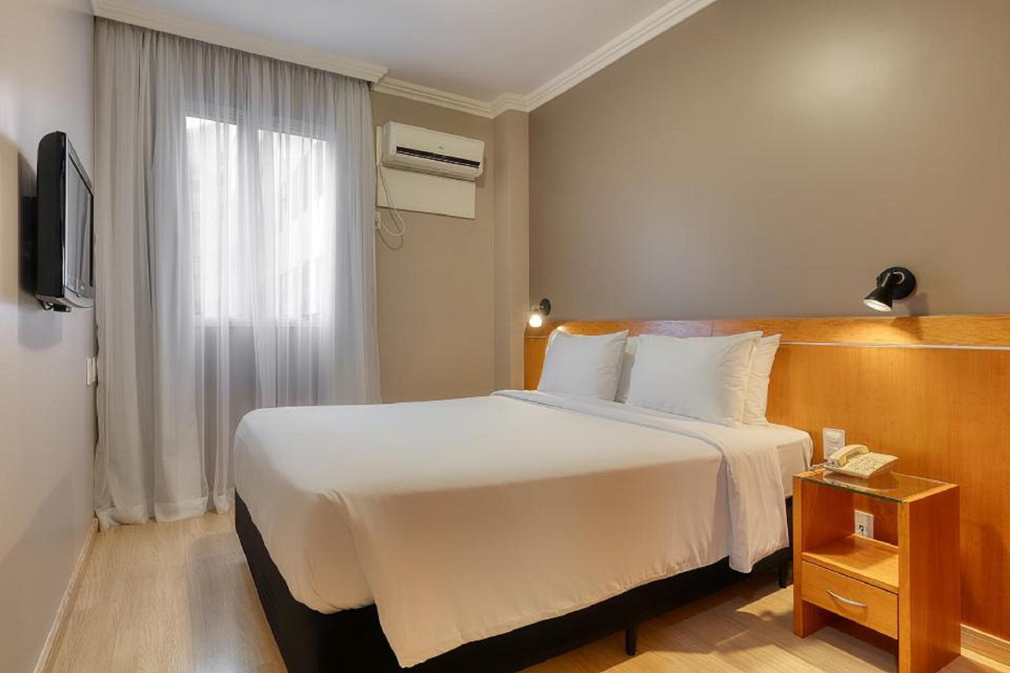 Double Superior Queen Bed