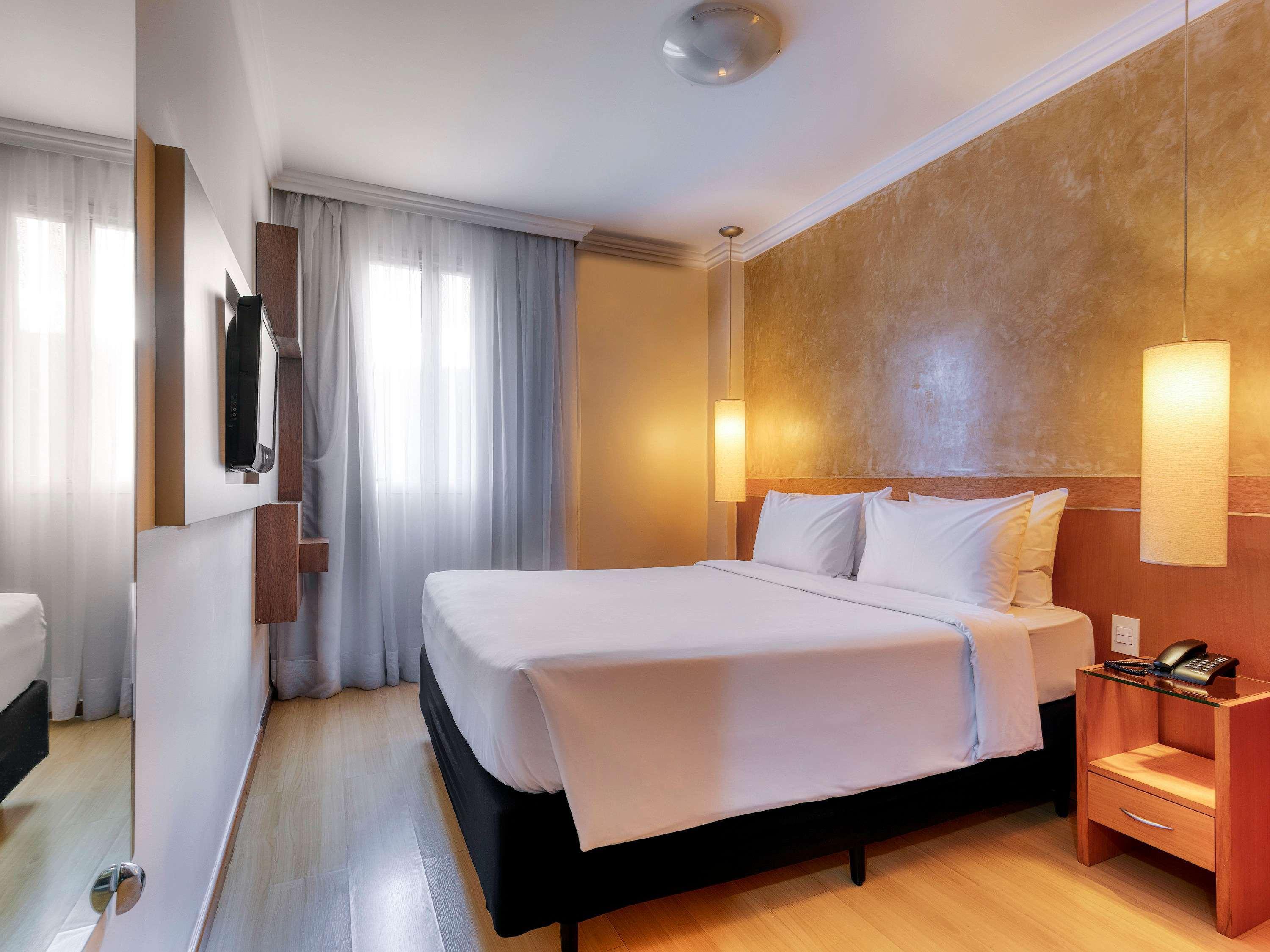 Double Queen Size Bed