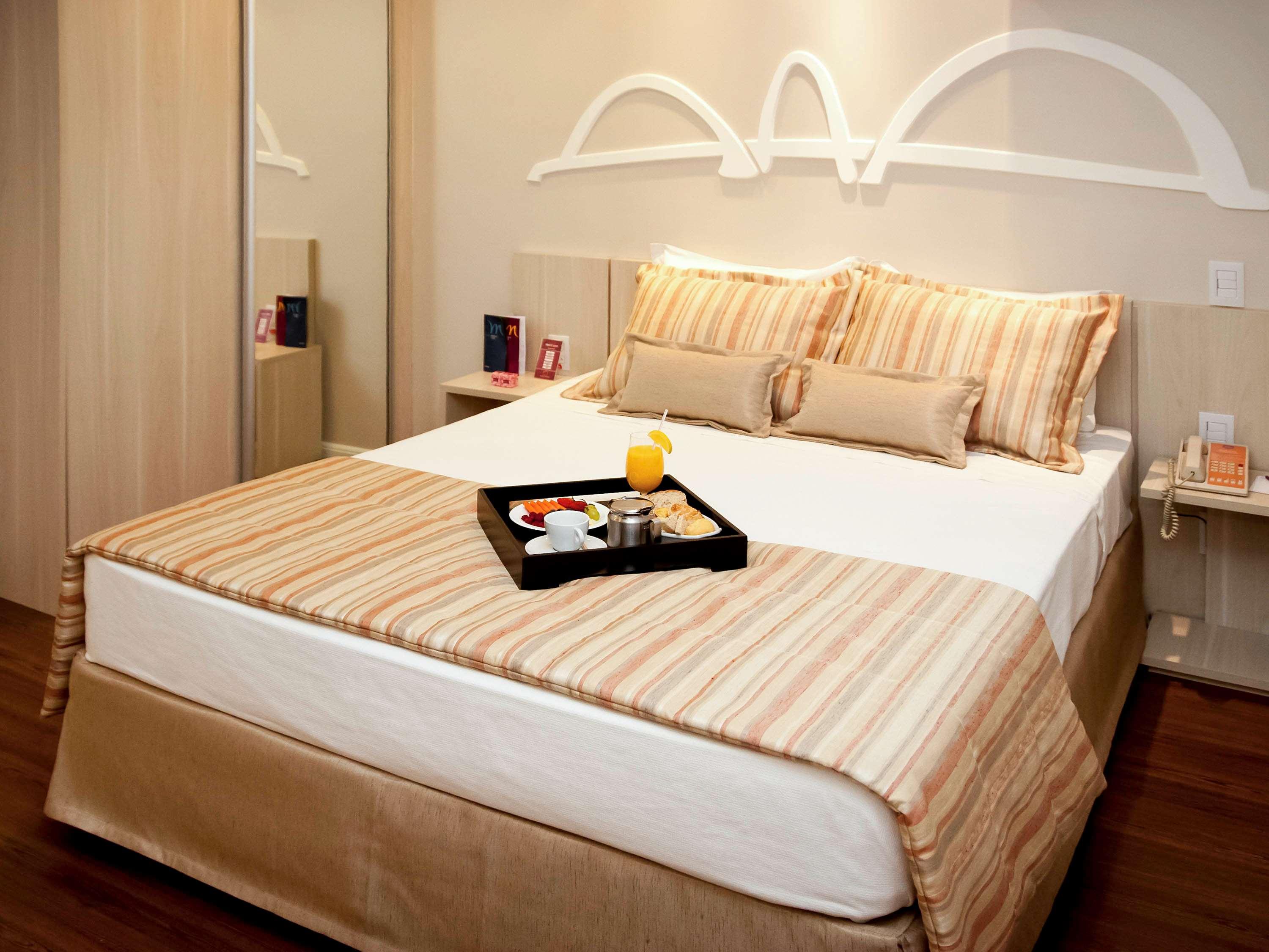 Junior Suite Queen Size Bed