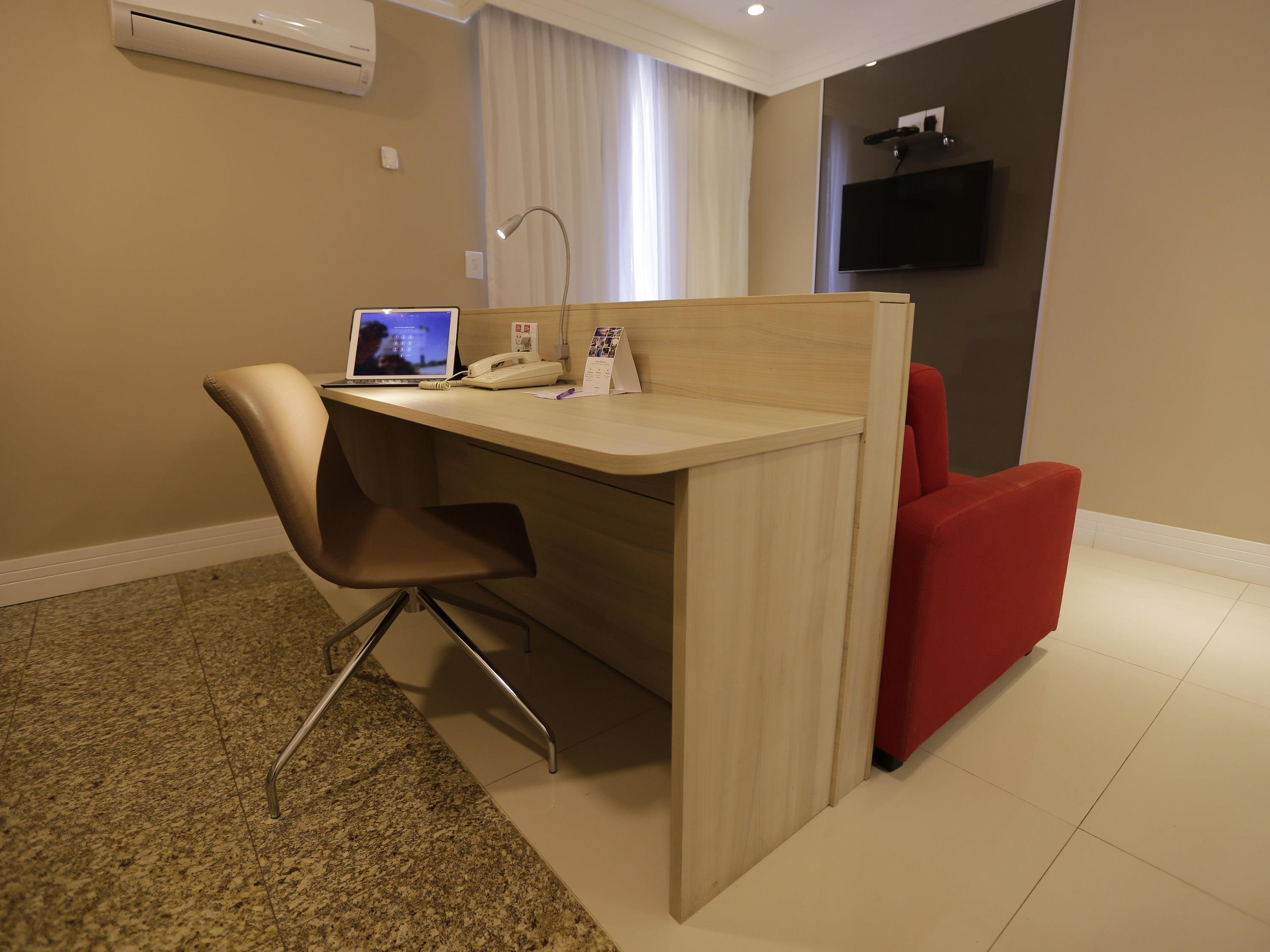 Junior Suite Queen Size Bed