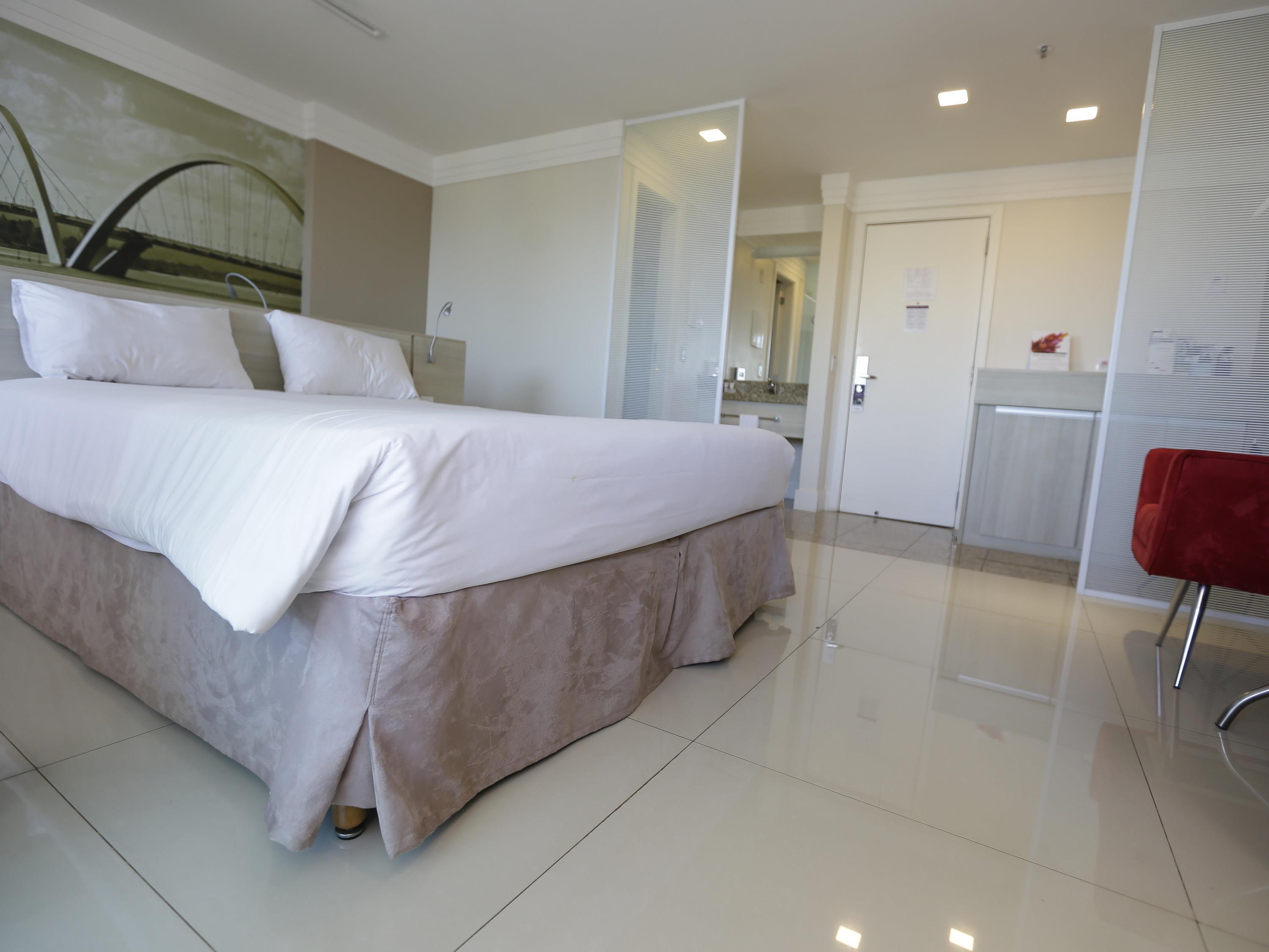 Double Classic Queen Bed