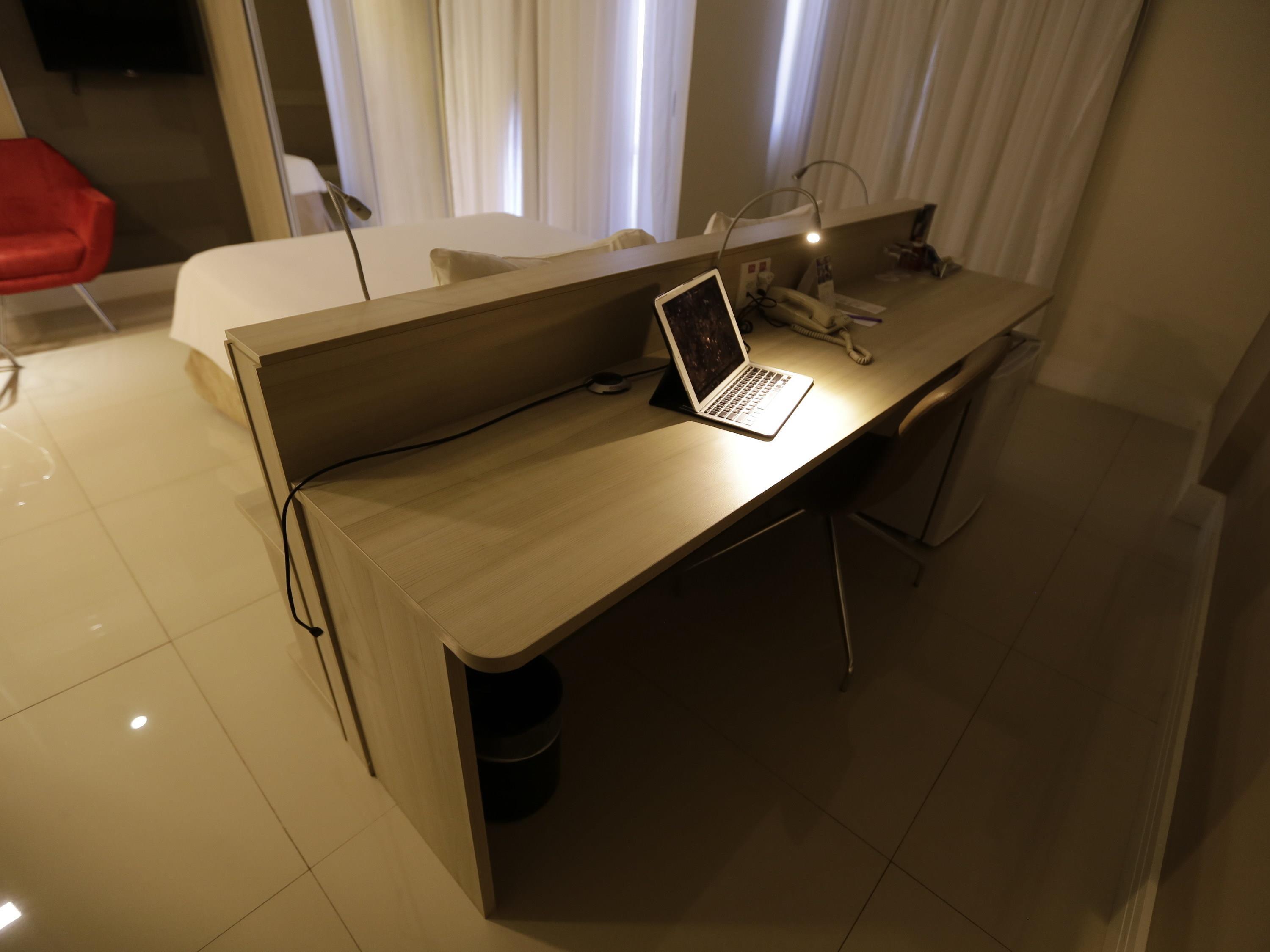 Double Classic Queen Bed